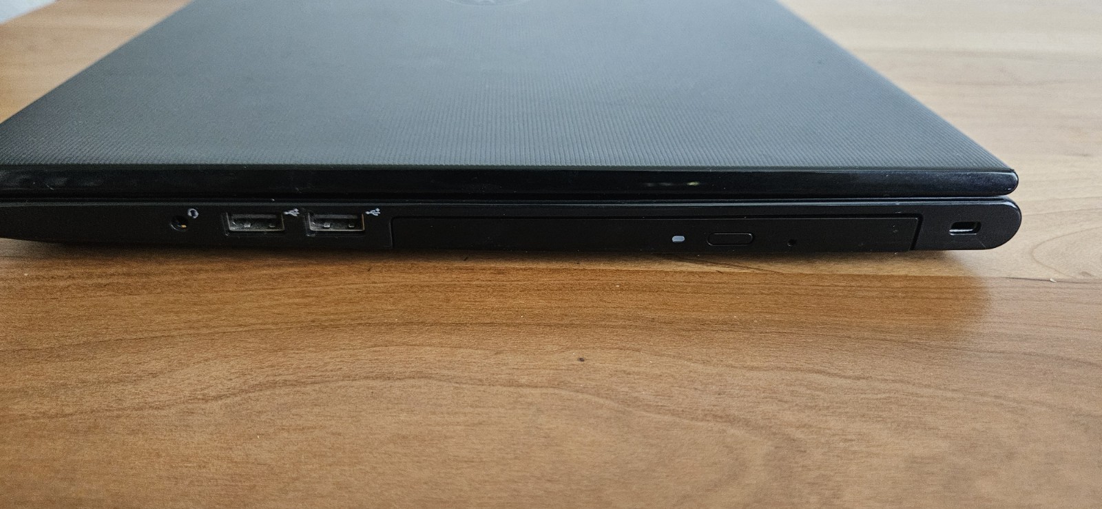 Dell Vostro 15 3000 Business Laptop 15.6″ DVD-RW Web Ethernet Wireless Bluetooth