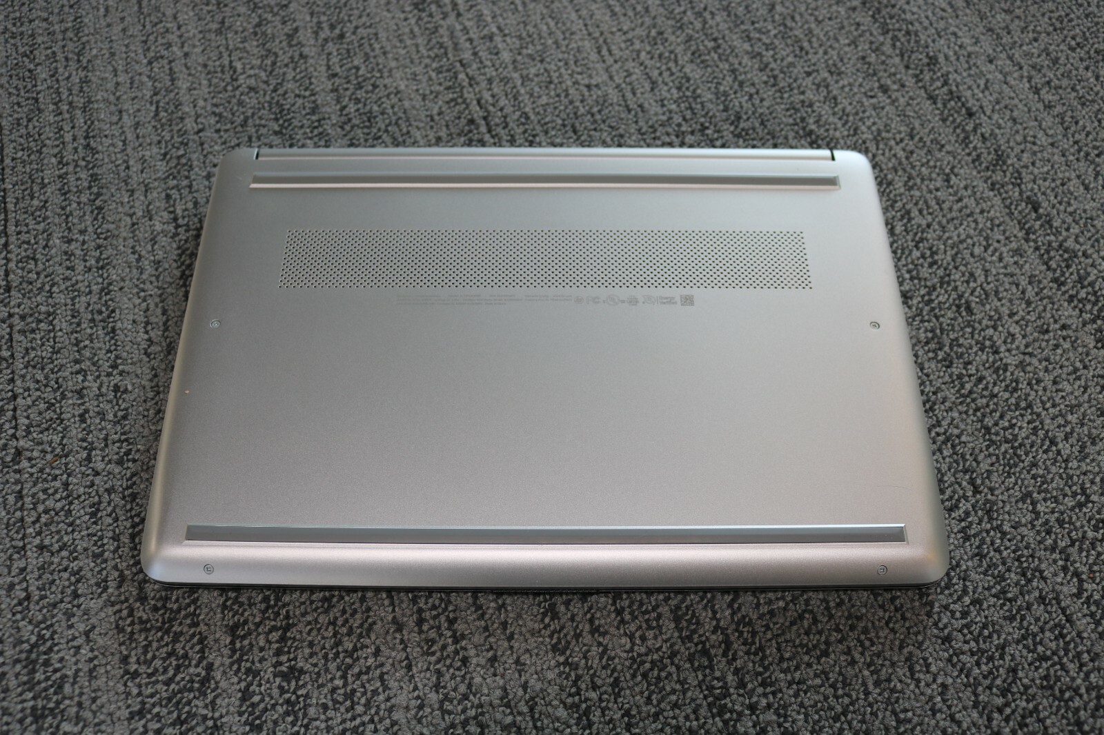 HP 14-fq0038ca 14″ FHD, Ryzen 33250U, 8GB DDR4, 512GB SSD Laptop
