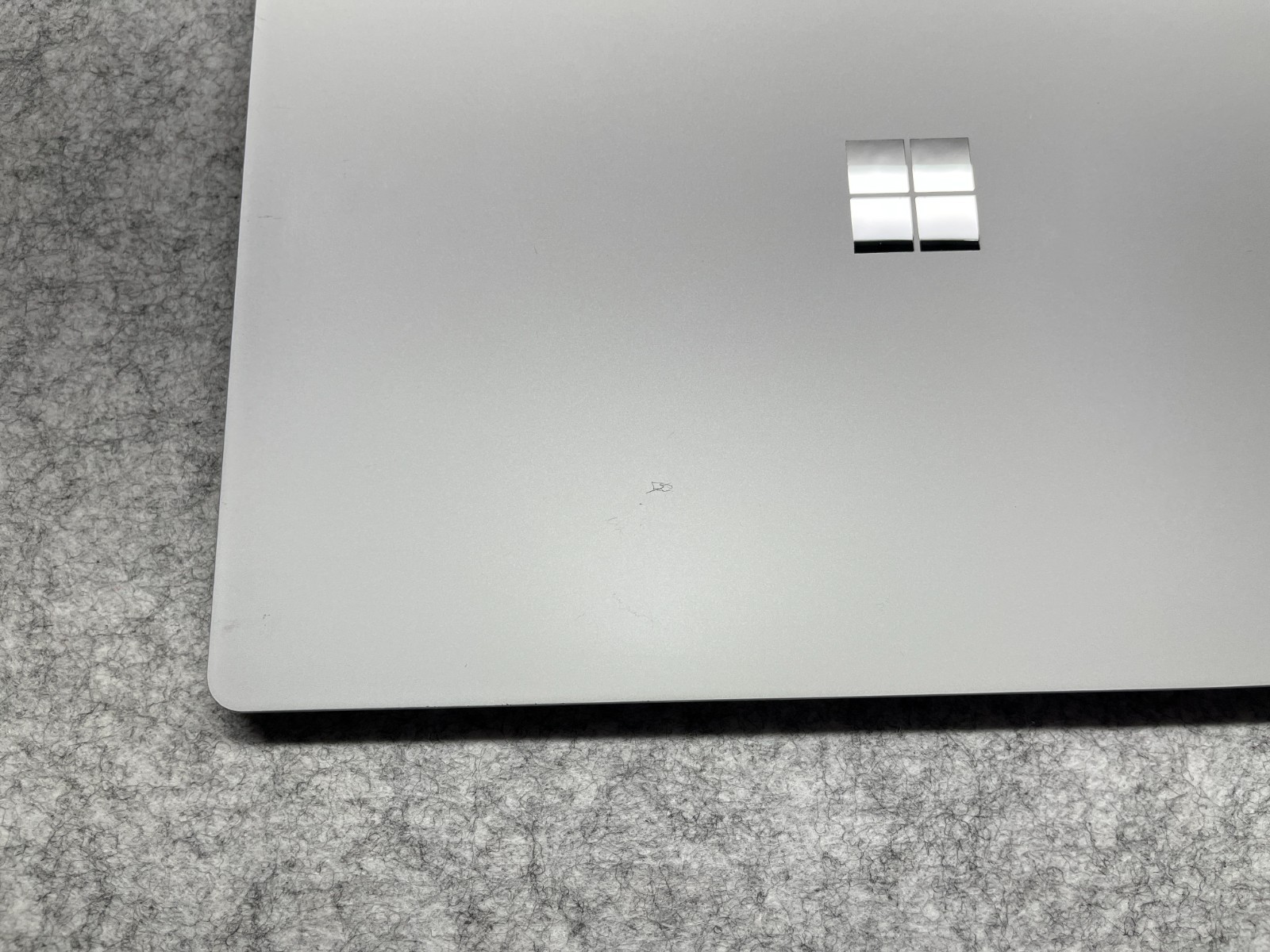 Microsoft Surface Laptop i7-7660U @ 2.5GHz 16GB 512GB SSD Touch screen W-11 Pro