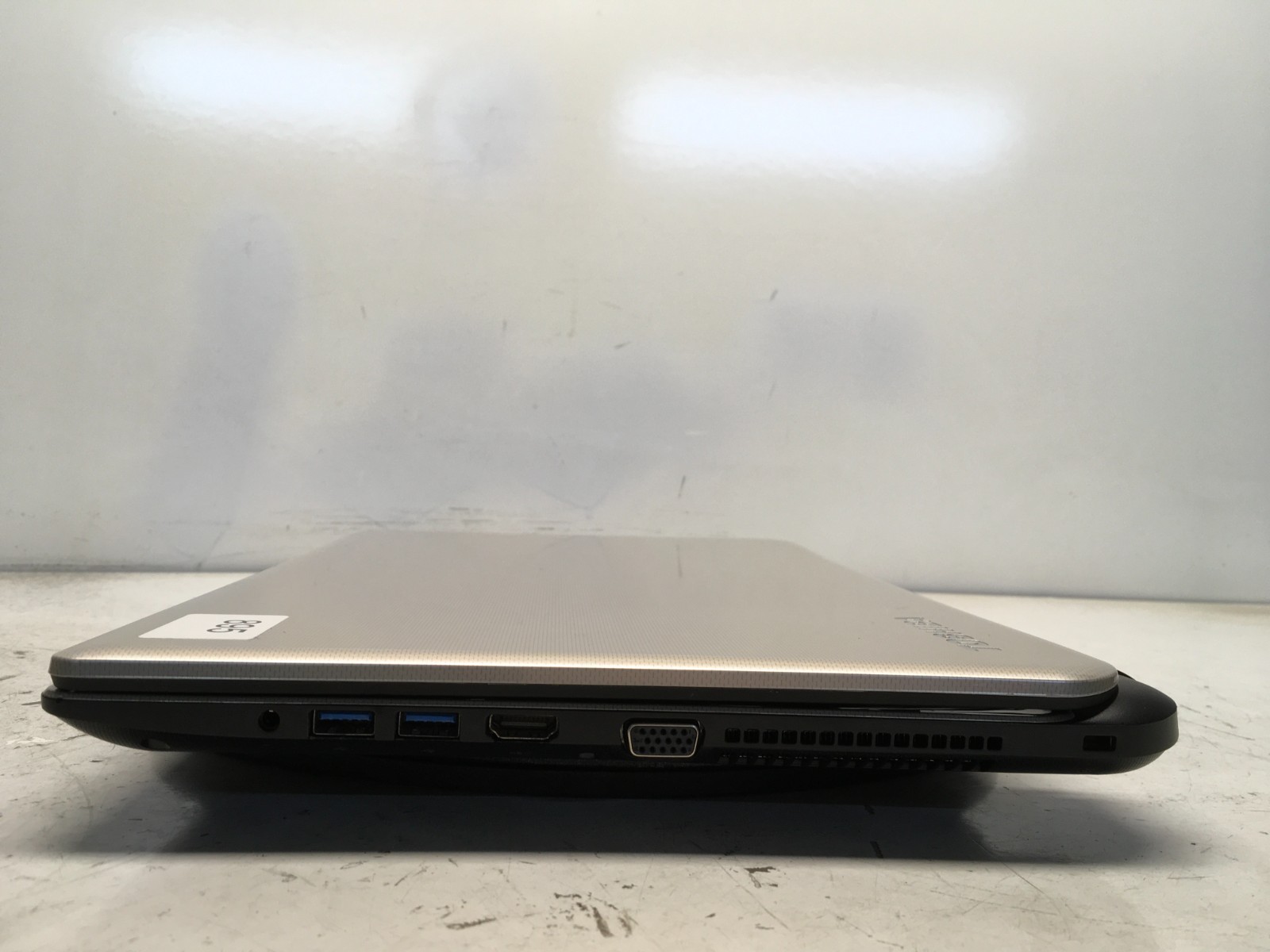 Toshiba Satellite L55T-B5334 Intel i7-4510U 2GHz 8 GB NO HDD