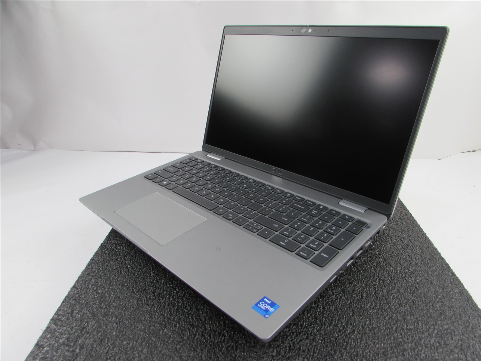 DELL LATITUDE 5520 1920X1080 FHD CORE I7-1185G7 NO SSD 8GB RAM NO O.S