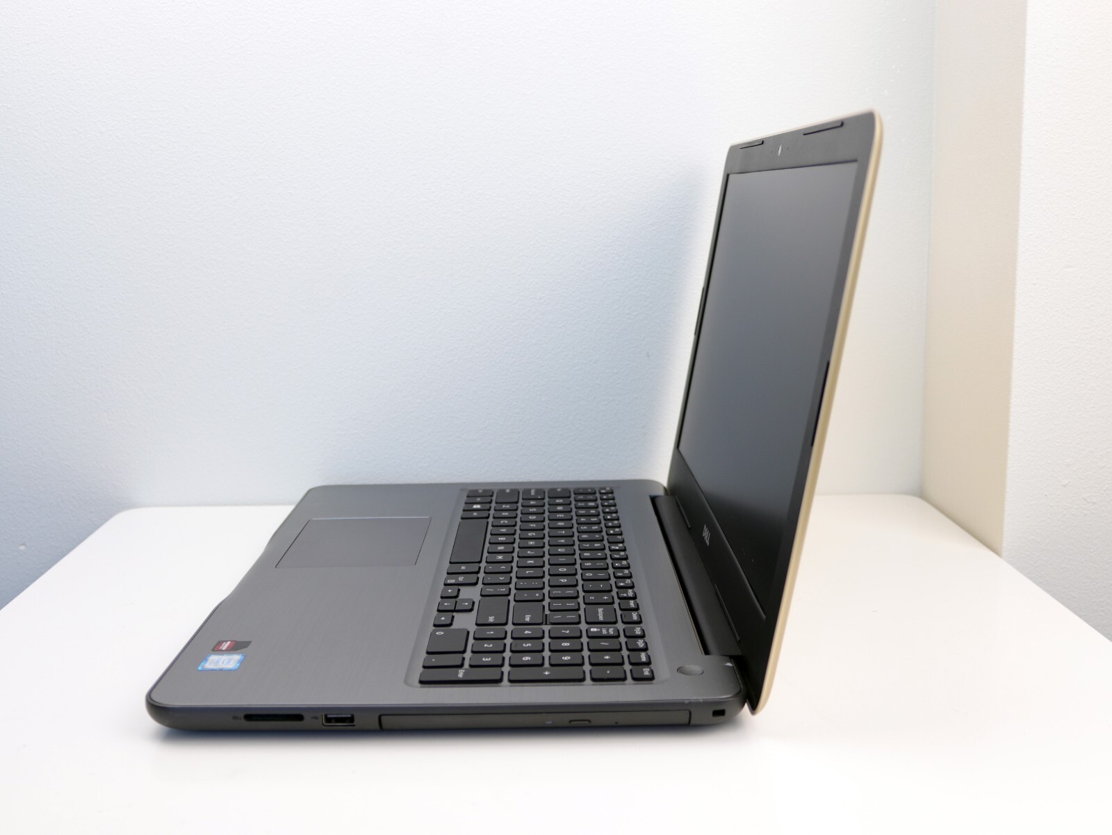 DELL INSPIRON 5567 15.6″ FULL HD CORE I7-7500U 16GB 512GB SSD RADEON R7 M440 W11