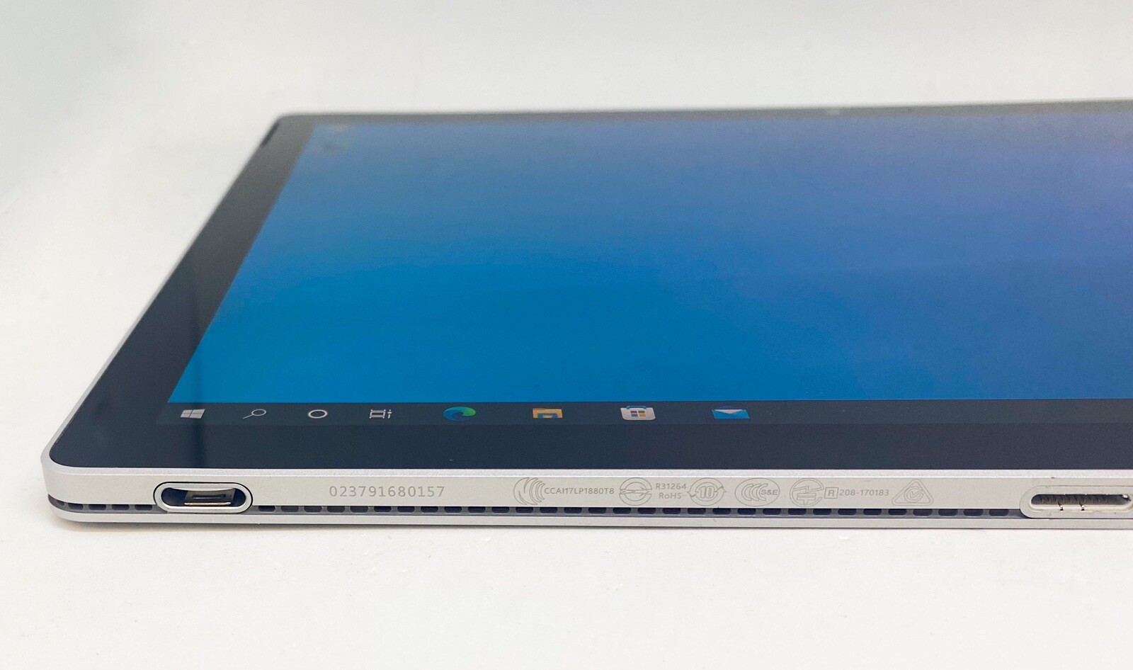 Microsoft Surface Book 2 1832 i5-7300U RAM 8GB 128GB 13.5″ Tablet See Details