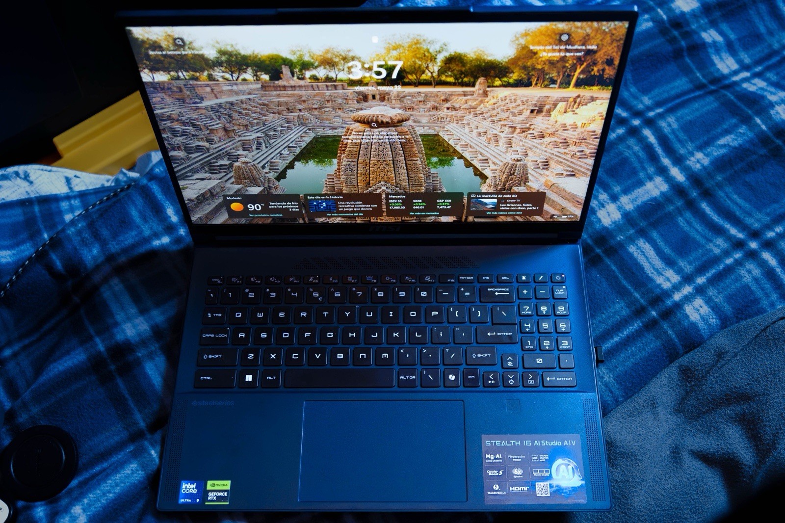 MSI Stealth 16 AI Studio | Core Ultra 9 | 32GB RAM | 1TB SSD |