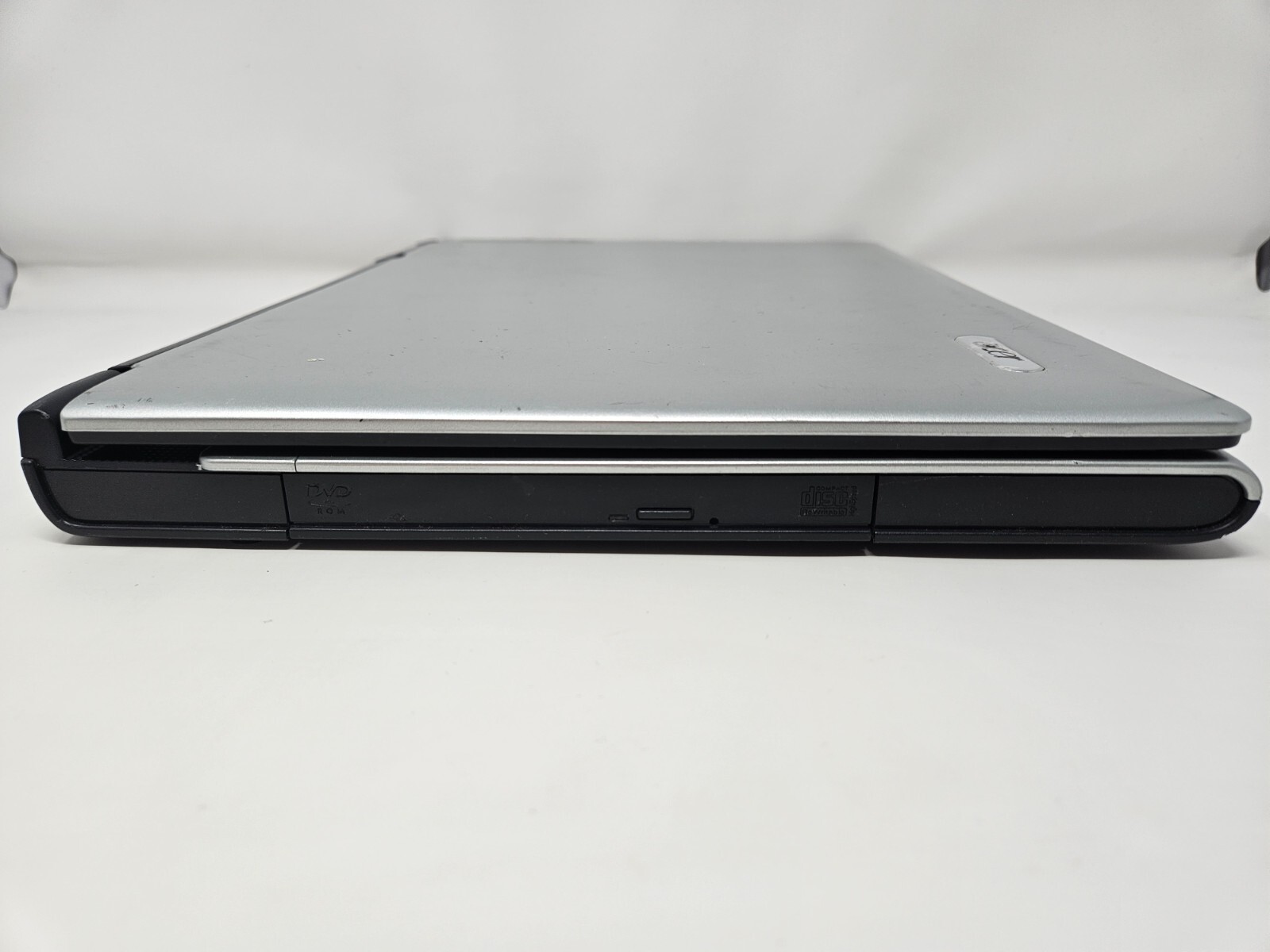 Acer Aspire 3000 Laptop (Parts or Repair) – 15.4″ – AMD Mobile Sempron