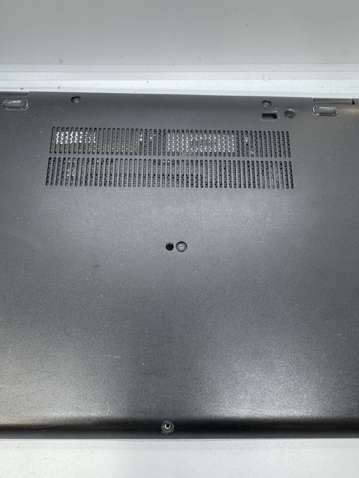 HP Elitebook 840 G3 14” (256GB SSD, Intel Core i7 6th Gen., 2.60 GHz, 8GB)…