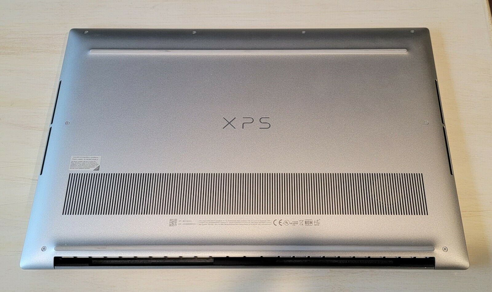 Dell XPS 15 9500 i7-10750H 1TB SSD 32GB DDR4 GTX 1650 TI 4K UHD WIN11 PRO