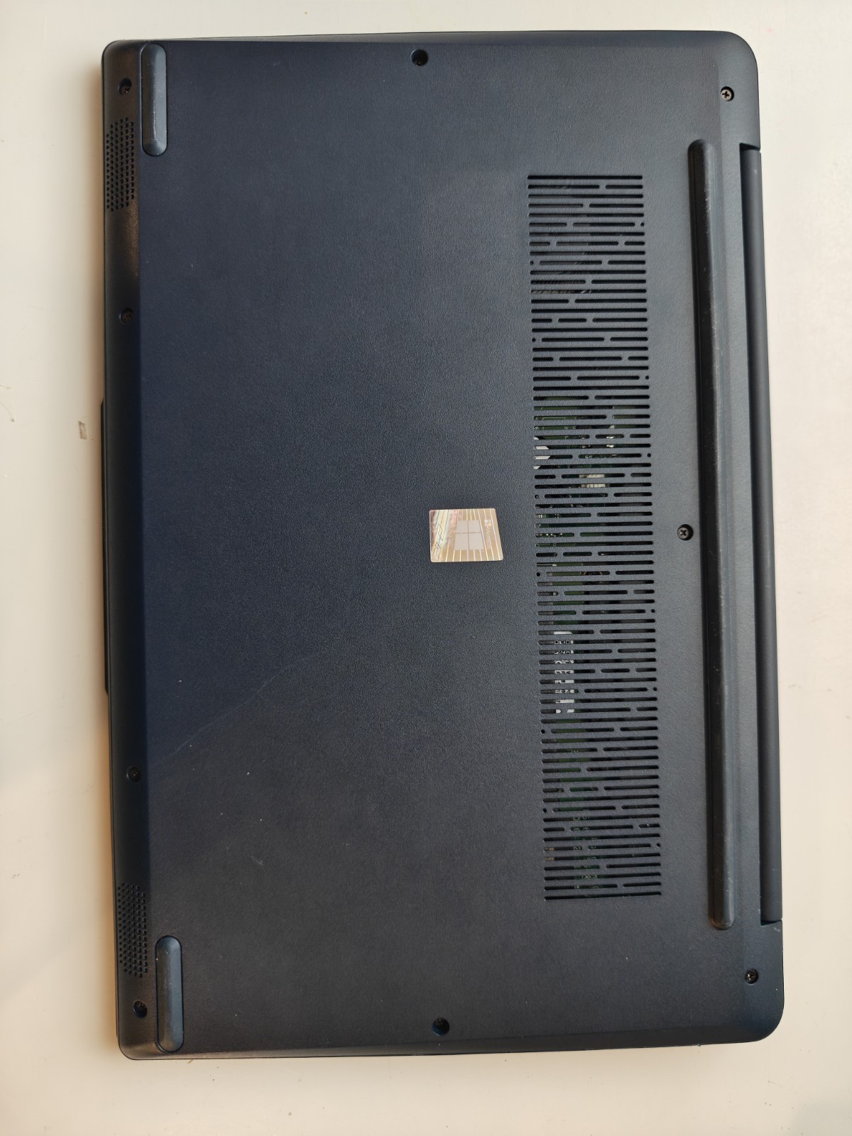 Lenovo IdeaPad 3 14ALC6 14″ Ryzen 5 12GB RAM 256GB SSD W11
