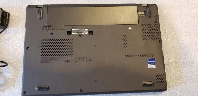 Lenovo X250  W11 Pro  Samsung SSD  Carrying Case