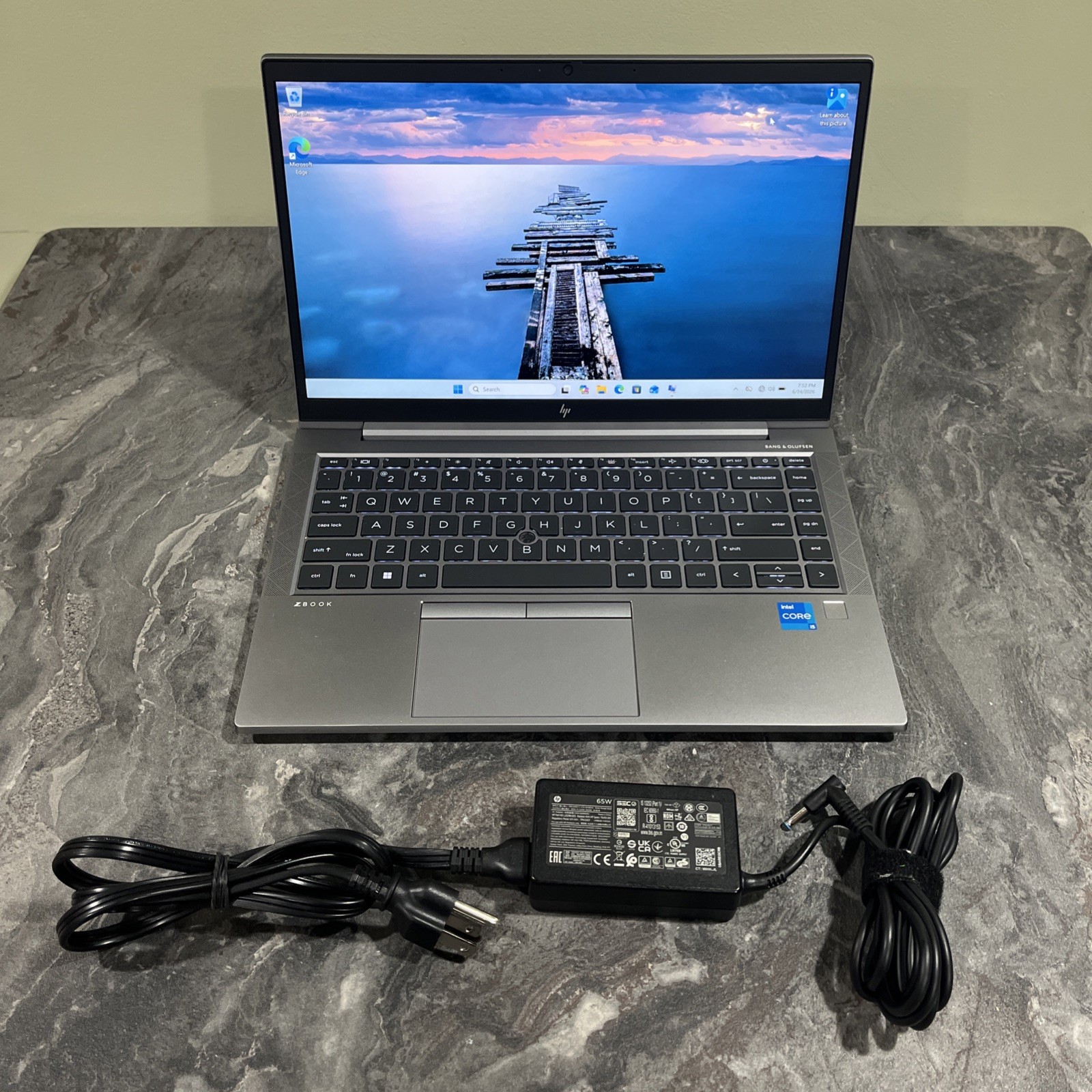 HP ZBook Firefly 14-inch G8 Core i5-1135G7@2.40GHz 256GB SSD 16GB RAM Win 11 Pro