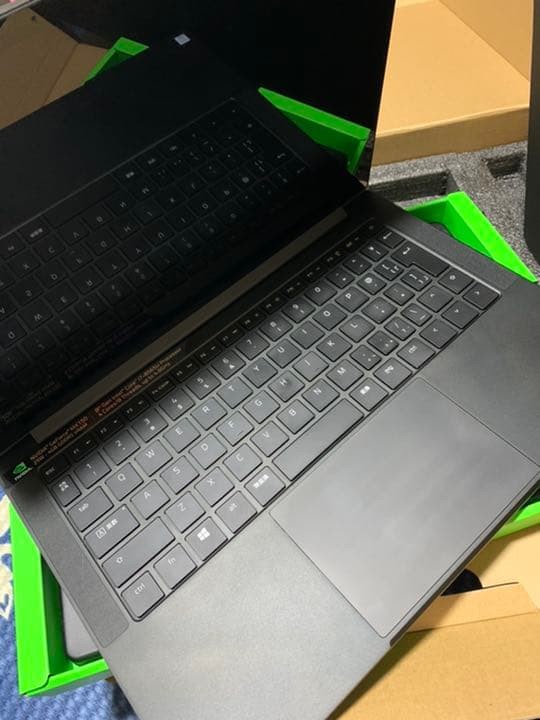 RAZER Blade Stealth 13 4K Touch Display i7-8565U 16GB 512GB MX150 Windows 10