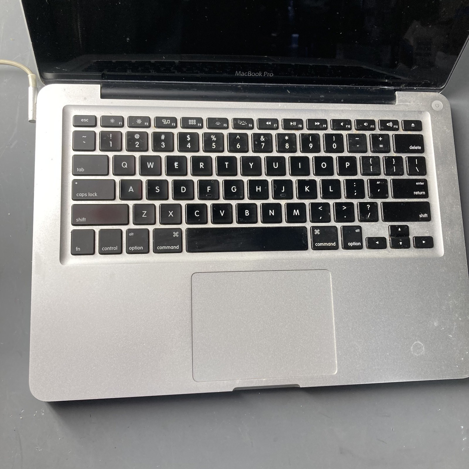 Apple MacBook Pro 13″ i5 2.5GHz 4GB RAM 256GB SSD Mac OS Yosemite A1278