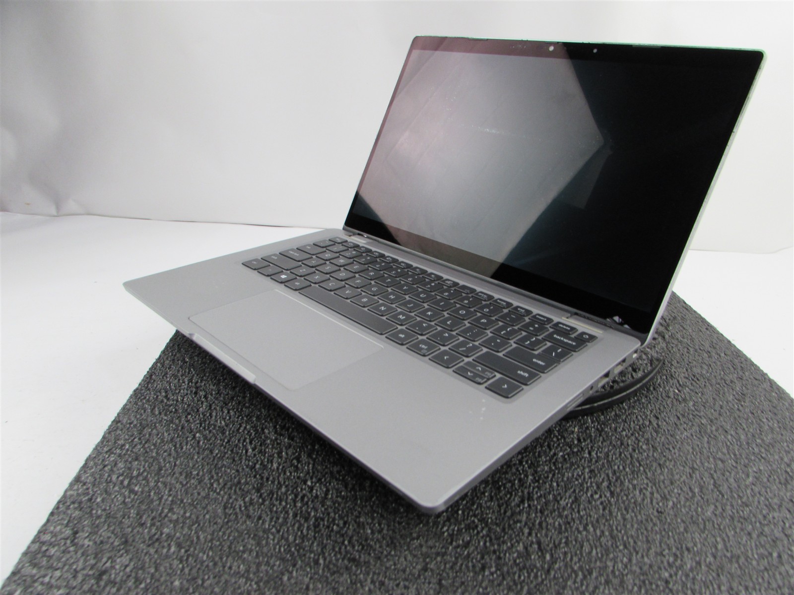 DELL LATITUDE 5320 (CONVERTIBLE) CORE I5-1135G7 256GB SSD 16GB RAM NO O.S/BATT