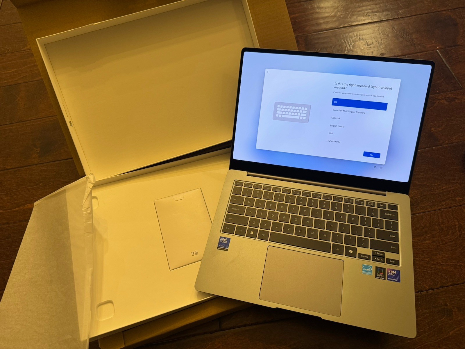 Samsung Galaxy Book5 Pro 14″ 3K OLED Touchscreen Ultra 7 256V 16GB RAM 512GB SSD