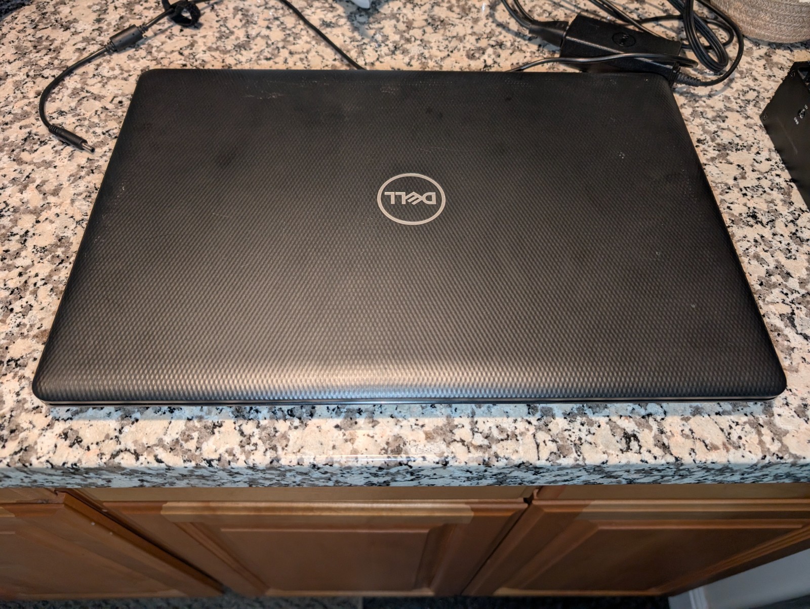 Dell Inspiron 3793 (097A) i5 8GB RAM 512GB SSD WiFi 6E 17.3 Inch