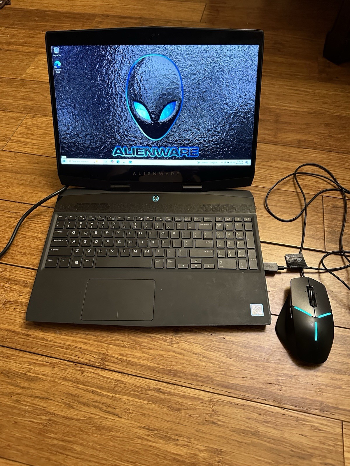 Alienware M15 P79F 15.6″ i7-8750H, 16gb RAM, GeForce GTX 1070,1TB SSD Win10.
