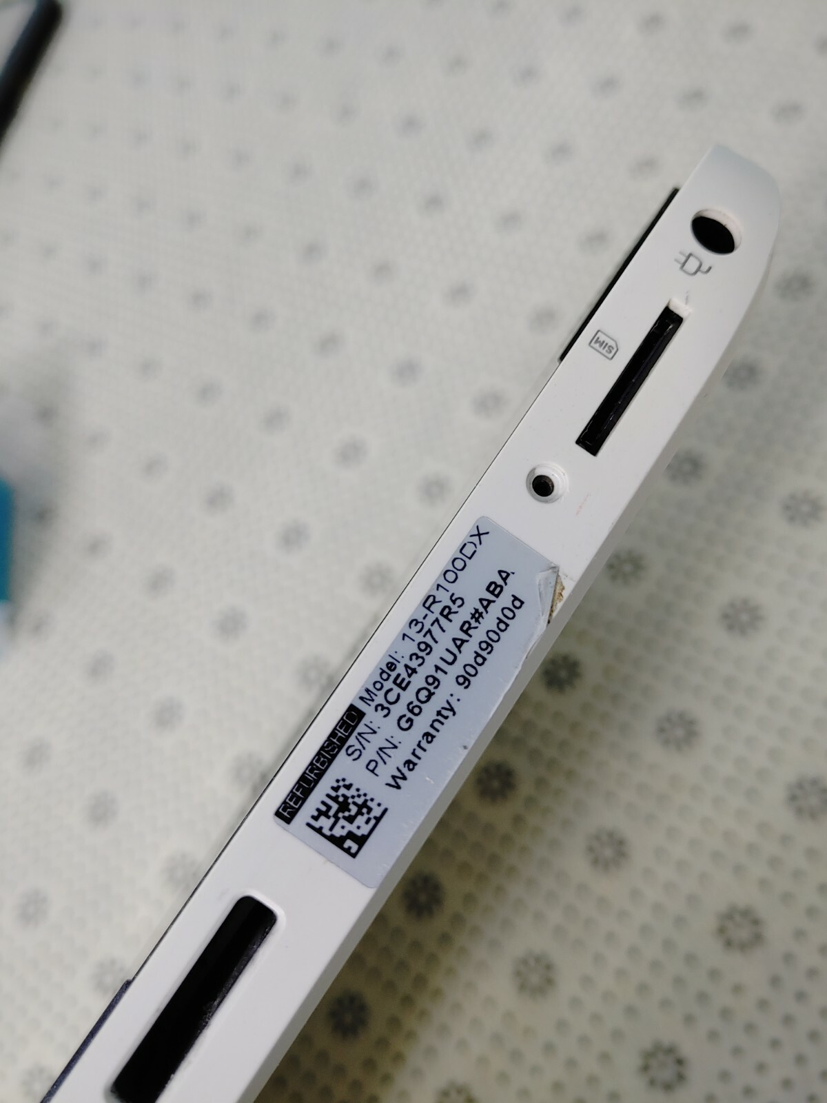 HP Split X2 13-r100dx 13.3″ For Parts as is