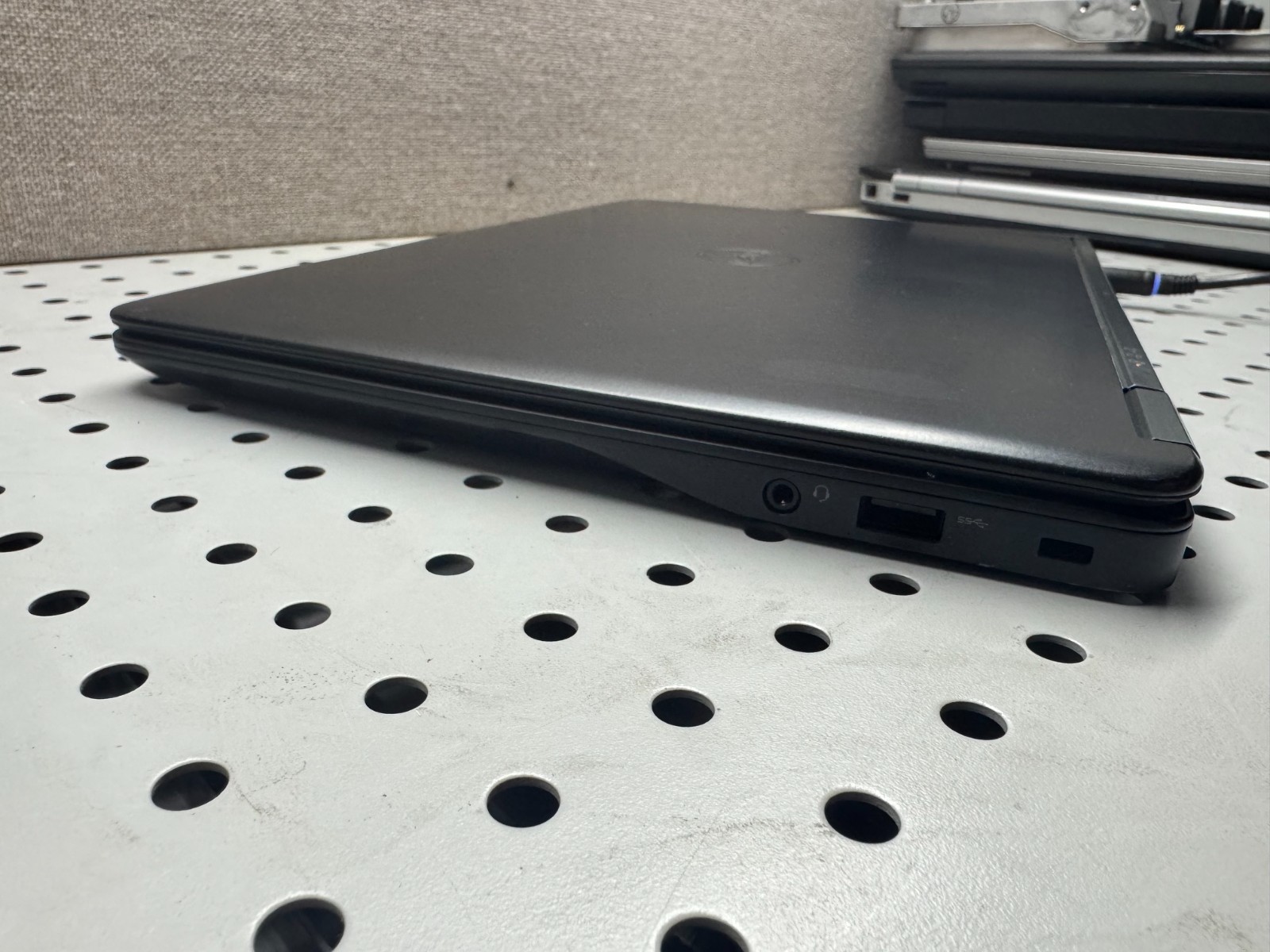 Dell Latitude E7450 Intel Core i5-5200U 256GB SSD 8GB RAM | Windows 10 Pro