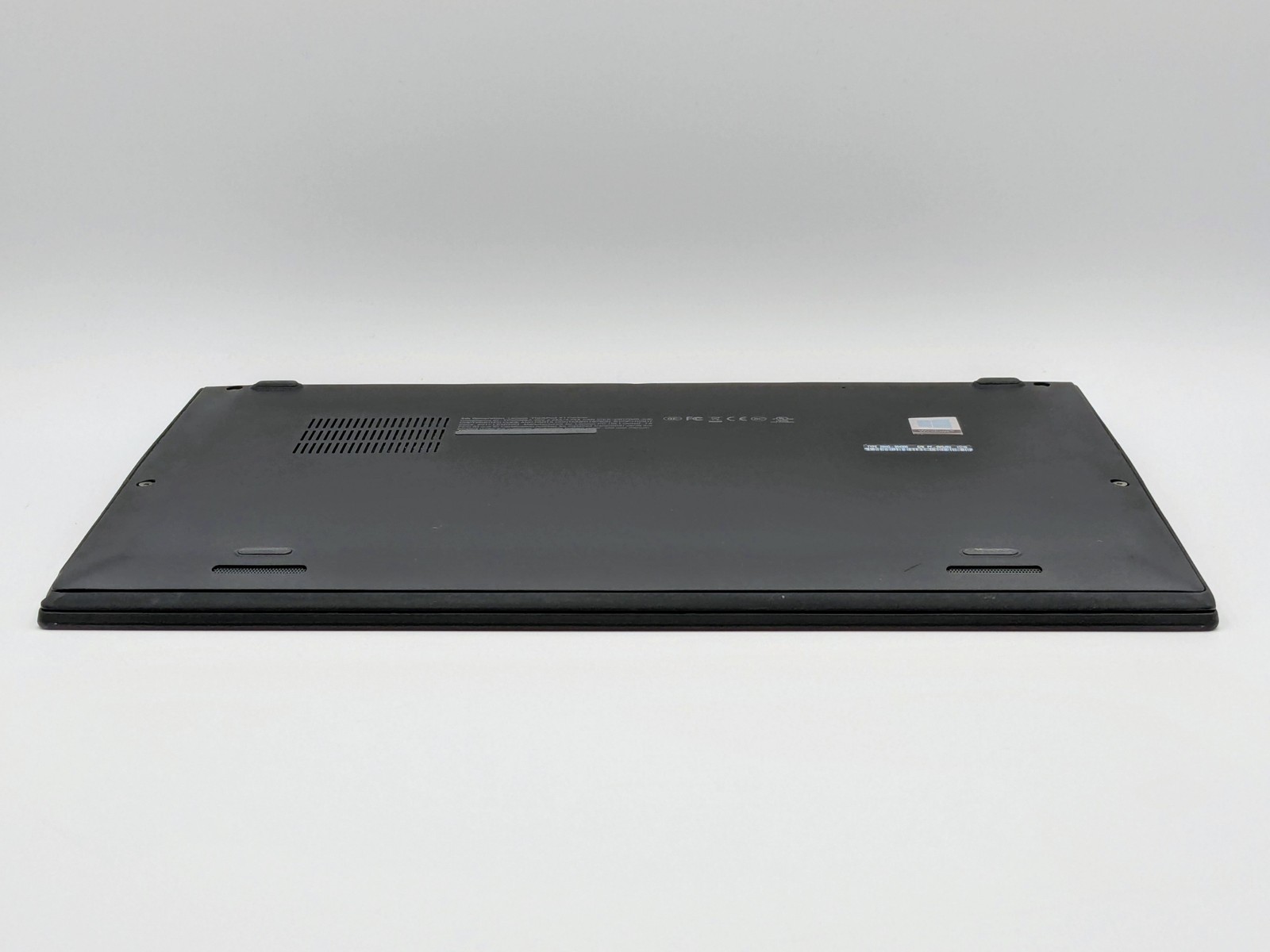 Lenovo ThinkPad X1 Carbon 5th Gen 14″ FHD I7-7600U 256GB SSD 16GB W10P *READ*