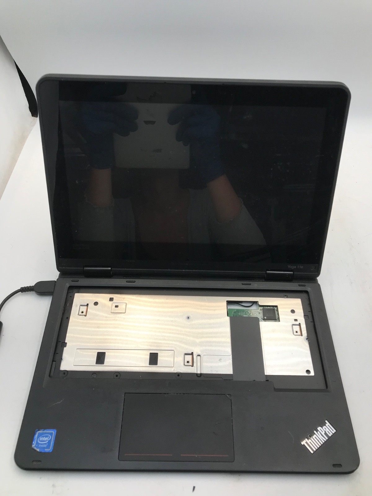 Lenovo ThinkPad Yoga 11e 11″ Good Display- NO POWER/PARTS -MZ