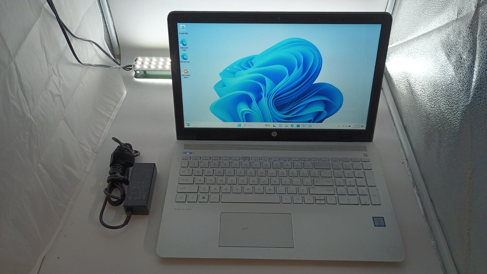 8014 Pavilion 15-CC1xx w/charger. i5-8250U.8GB.128GB M.2.Optical.15.6″ Touch.W11