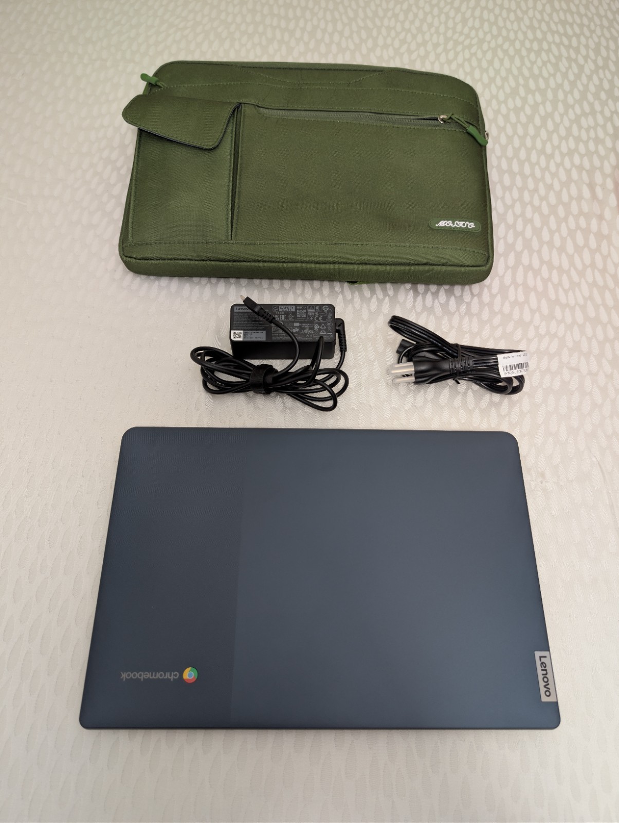 Lenovo IdeaPad 3 14M836 14″ Chromebook Type 82KN 45W USB-C Charger + Case