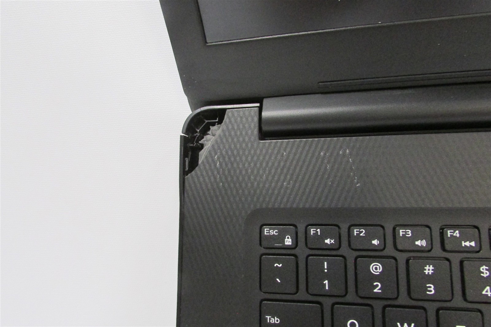 Dell Inspiron 3793 i7-1065G7 1.3GHz 16GB RAM 256GB NVME 17.3″ W11P DMG/MISS KEY