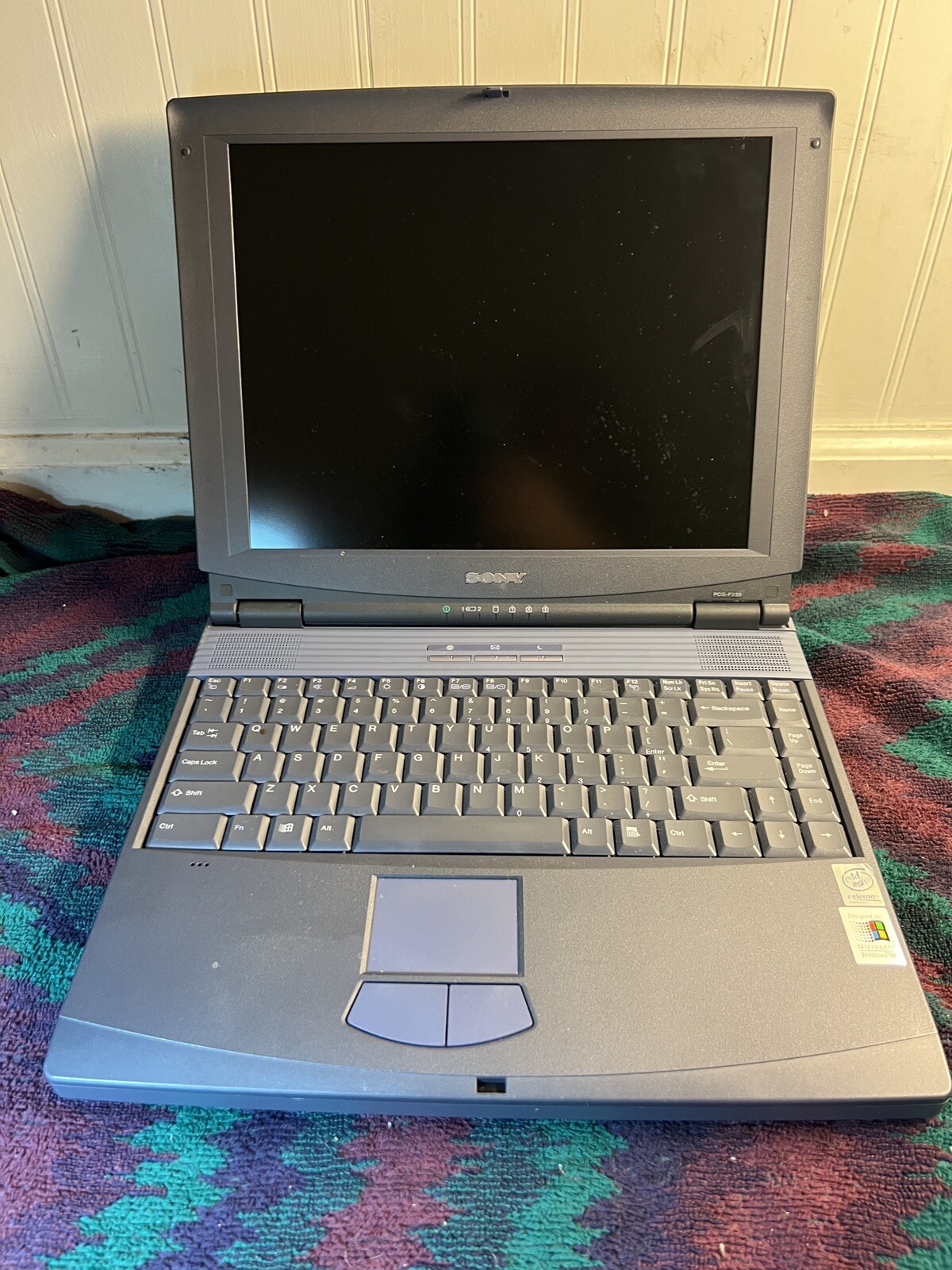 Sony PCG-F250 Laptop Vintage Celeron
