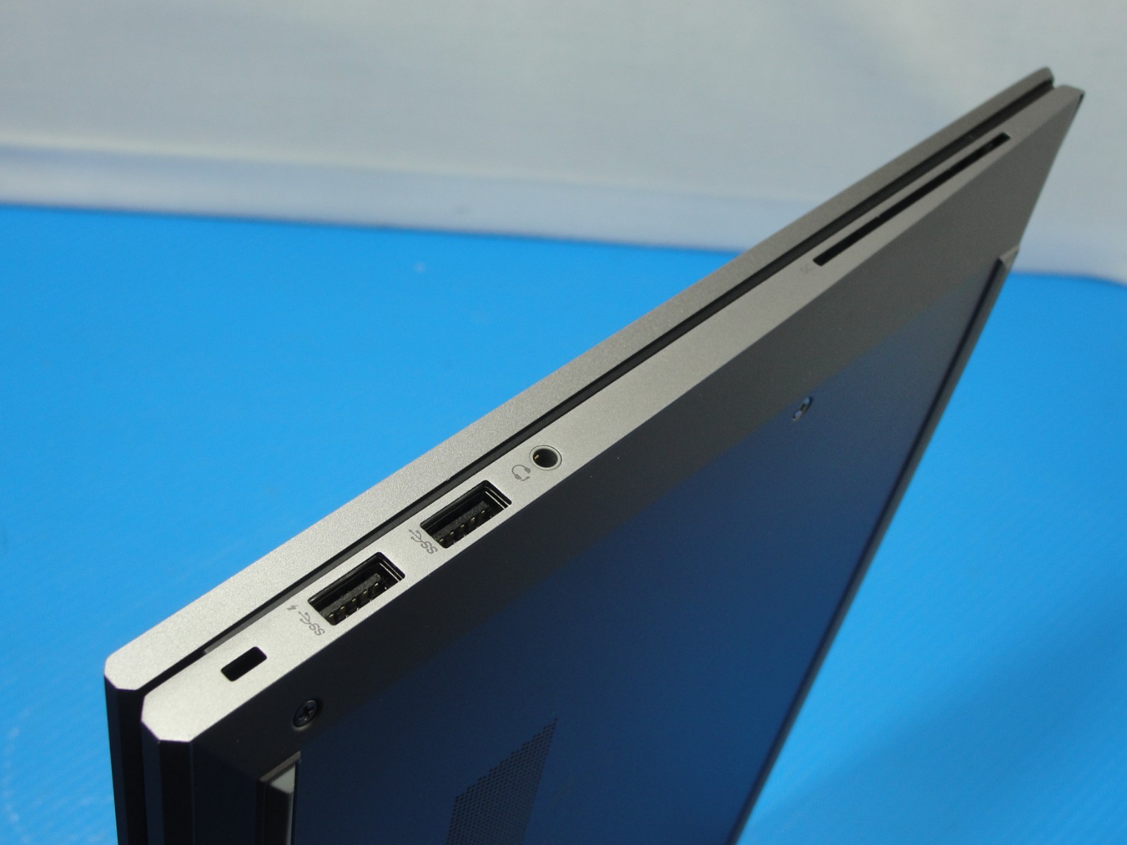 HP ZBook Firefly G8 14″ FHD i7-1185G7 3GHz 16GB 256GB SSD Windows 11 Home+PA