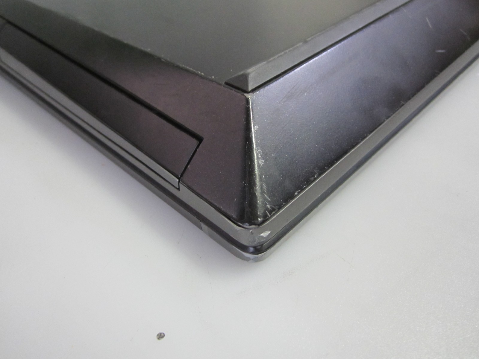 HP ZBook 17 G5 i5-8300H 2.3GHz 16GB/1TB NO OS Laptop + AC READ