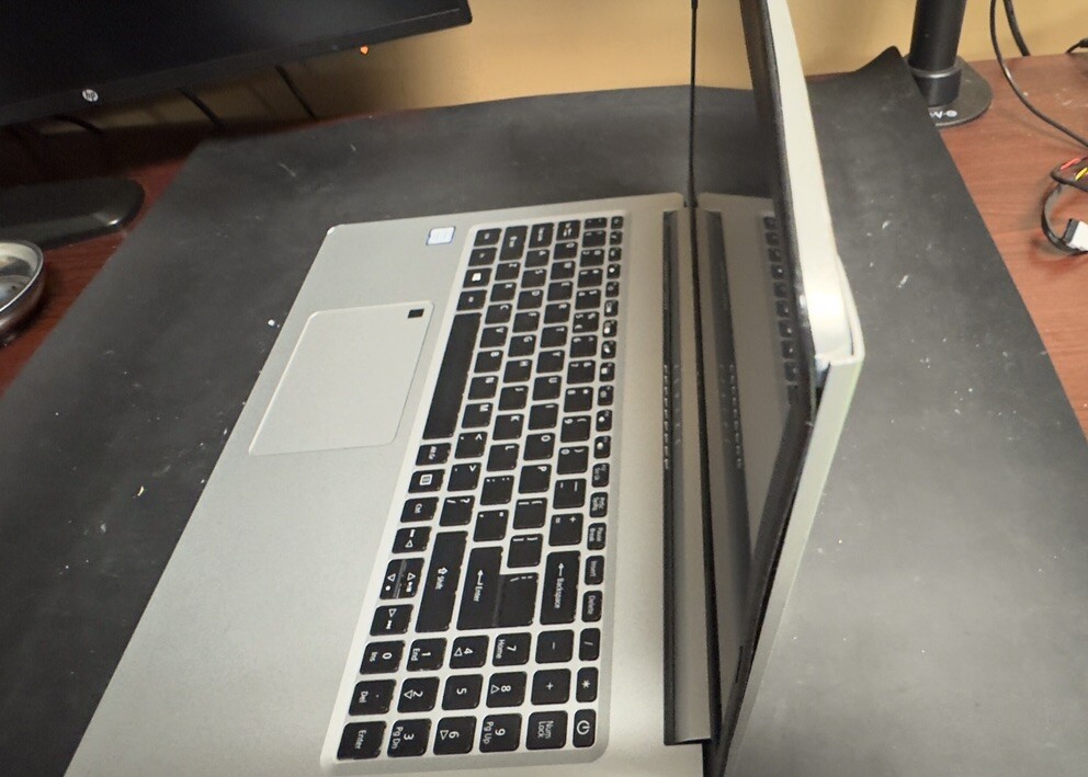 Acer Aspire A515-54 Laptop Intel Core i5-8265U 1.6GHz 8GB RAM 256GB SSD – NO OS