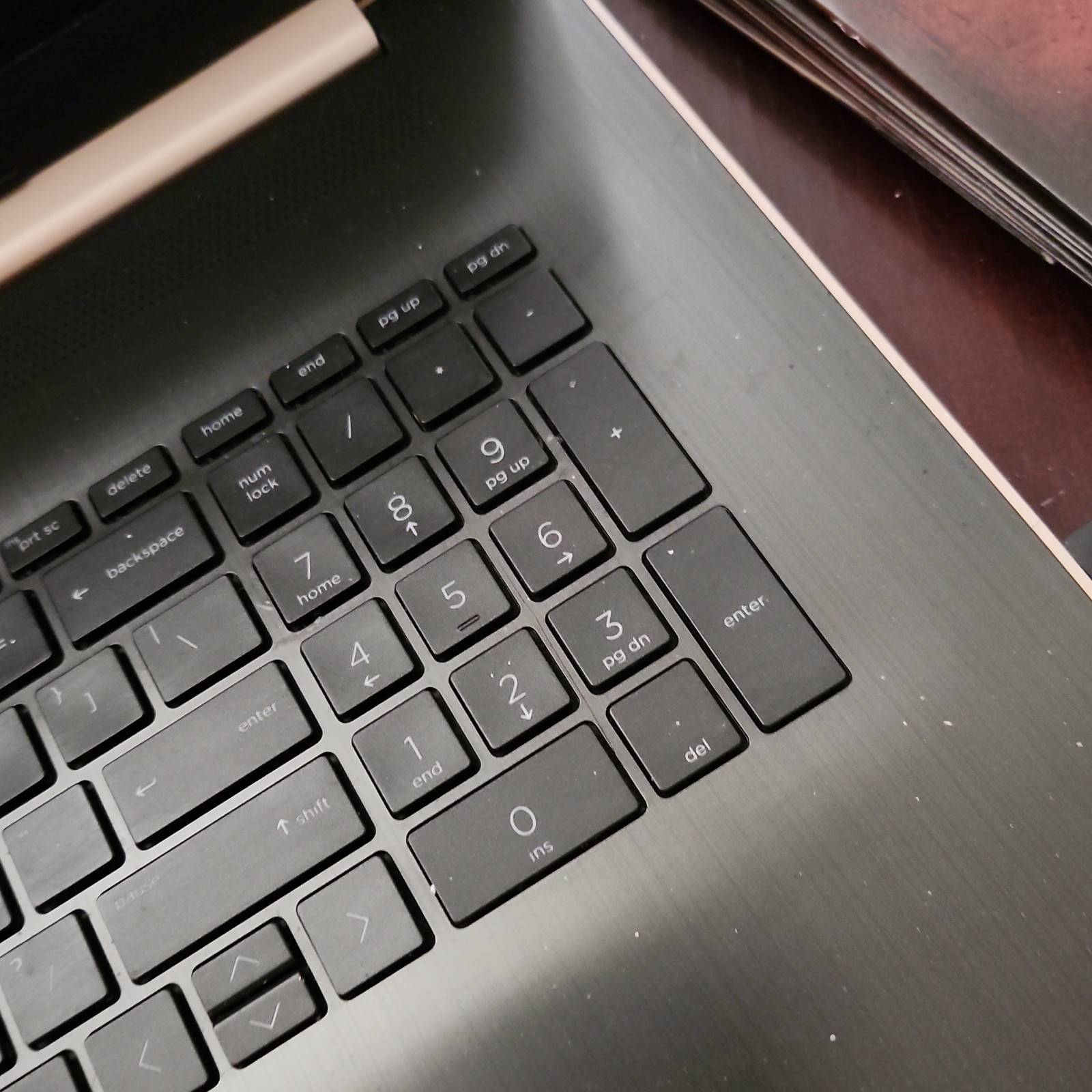 HP Notebook 17.3 Black Laptop Intel Core i5 8th Gen Windows 8 Ddr , 256 Gb Ssd