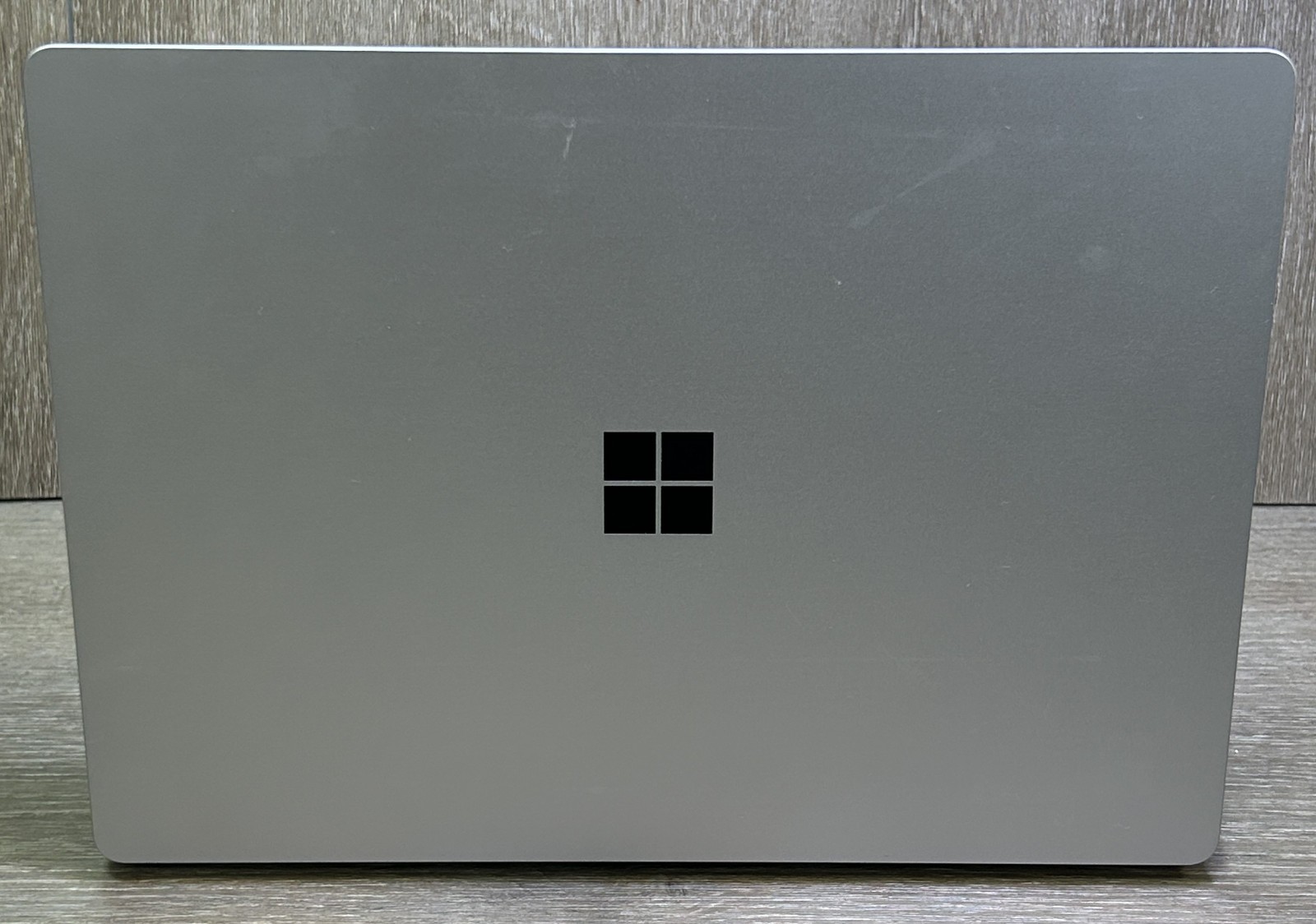 Microsoft Surface Laptop 3 13″ 2256 x 1504 Touch I5-1035G7 256GB SSD 8GB RAM