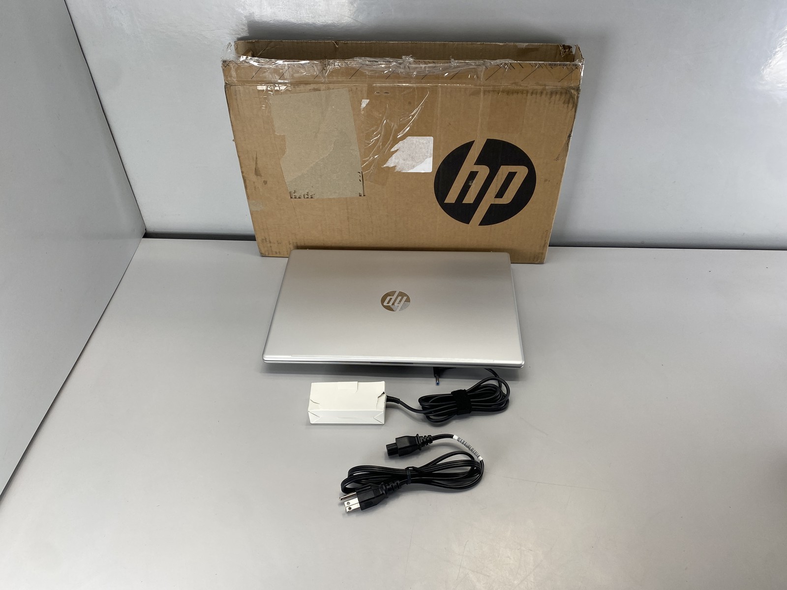 HP Laptop 15-FD0057ST 15.6″ Intel Core i7-1355U 512GB- Silver