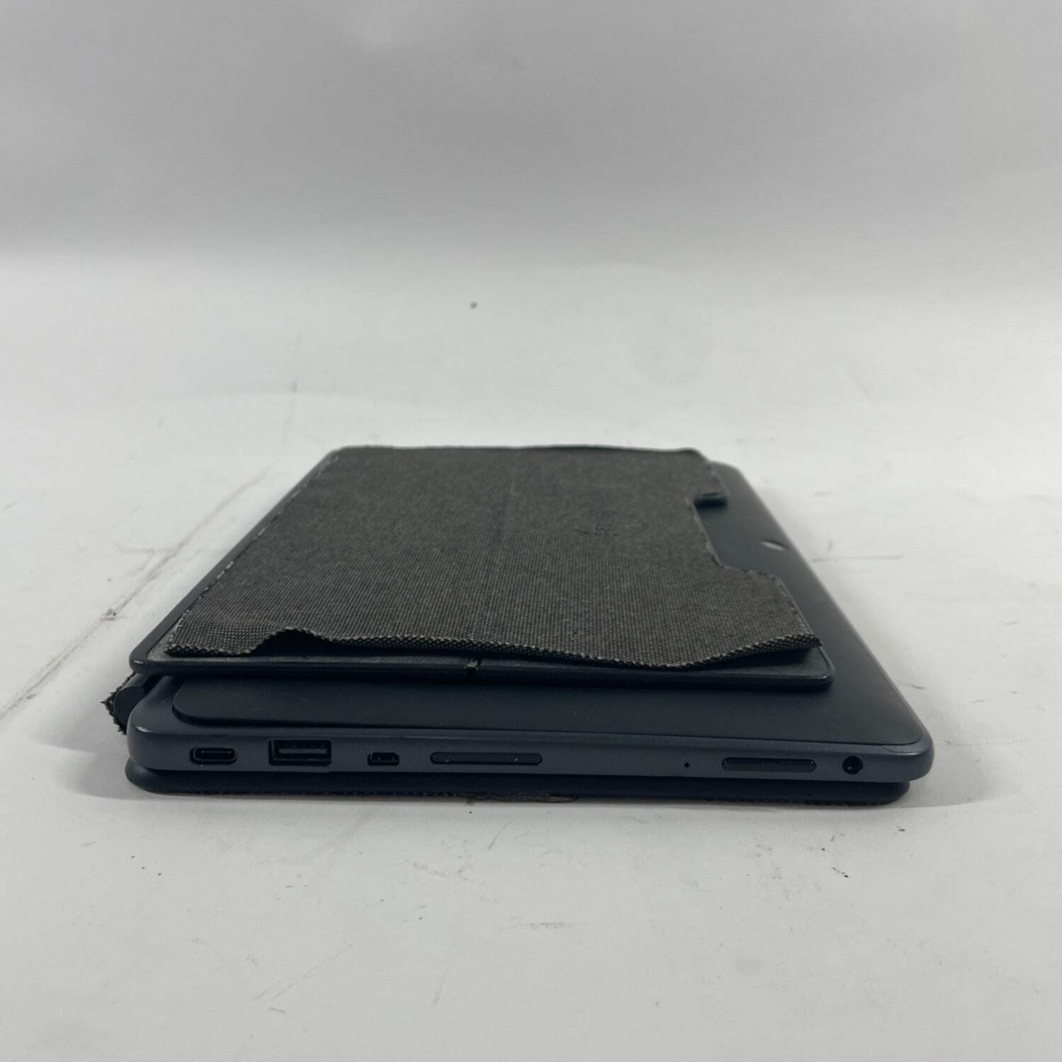 Broken Dell Latitude 5175 11.6″ M3-6Y30 0.90 4GB RAM 128GB SSD-Small Crack