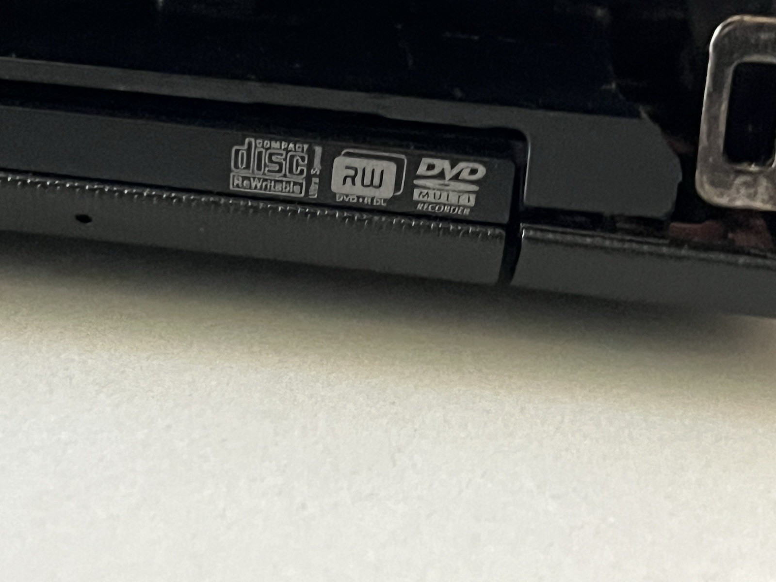 LENOVO G50 80 15.6 INTEL I3 4030U 4 Gig Ram READ DESCRIPTION