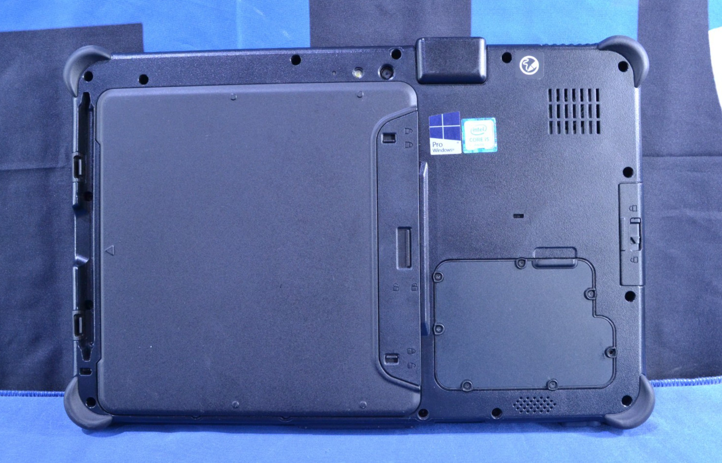 Getac F110 G3 Rugged Tablet i5-6200U/ 8GB/ 256GB/ No OS/ No Stylus (J070106)