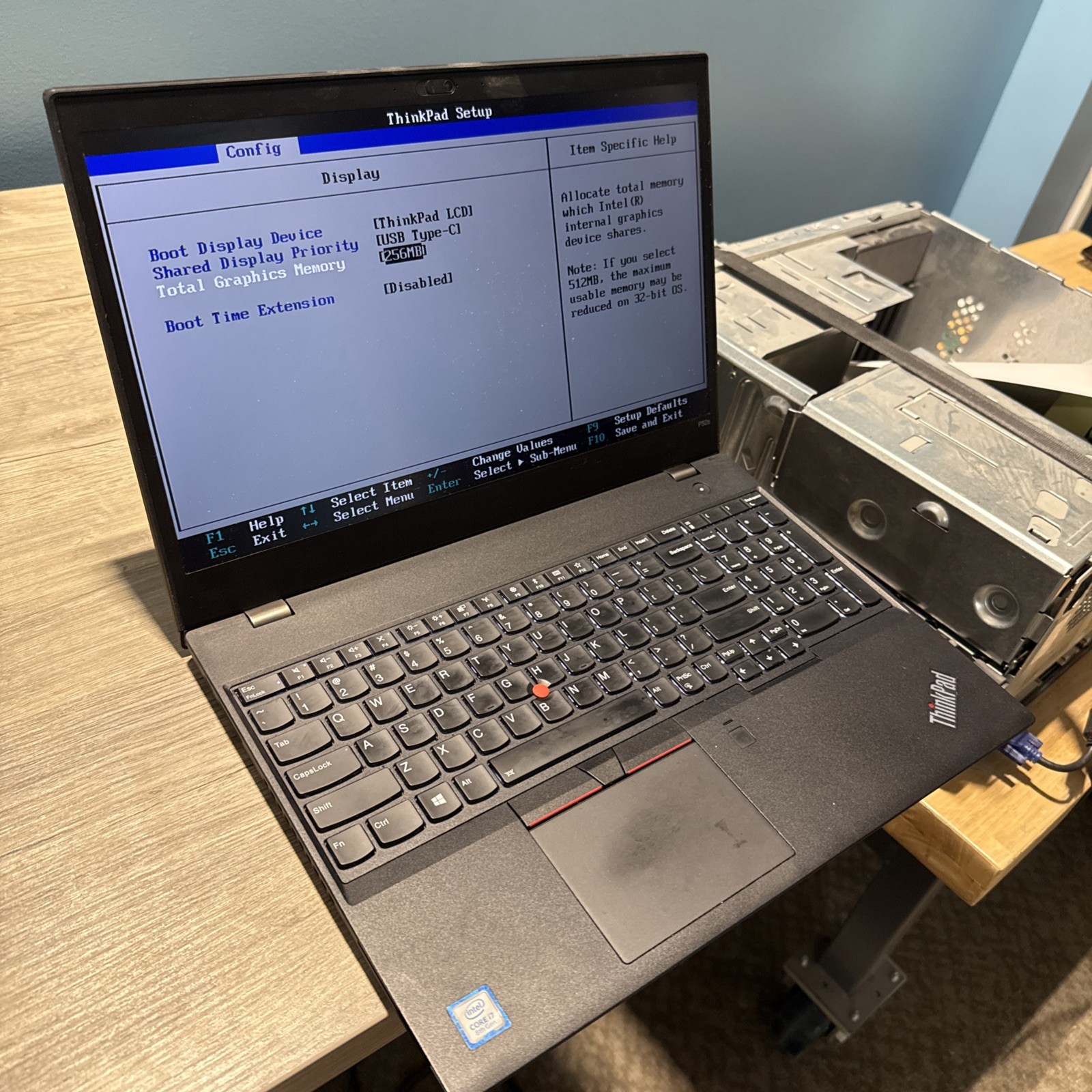 Lenovo ThinkPad P52s i7-8550U 1.80GHz 8GB DDR4 NO SSD NO OS *UNKNOWN GPU* Laptop