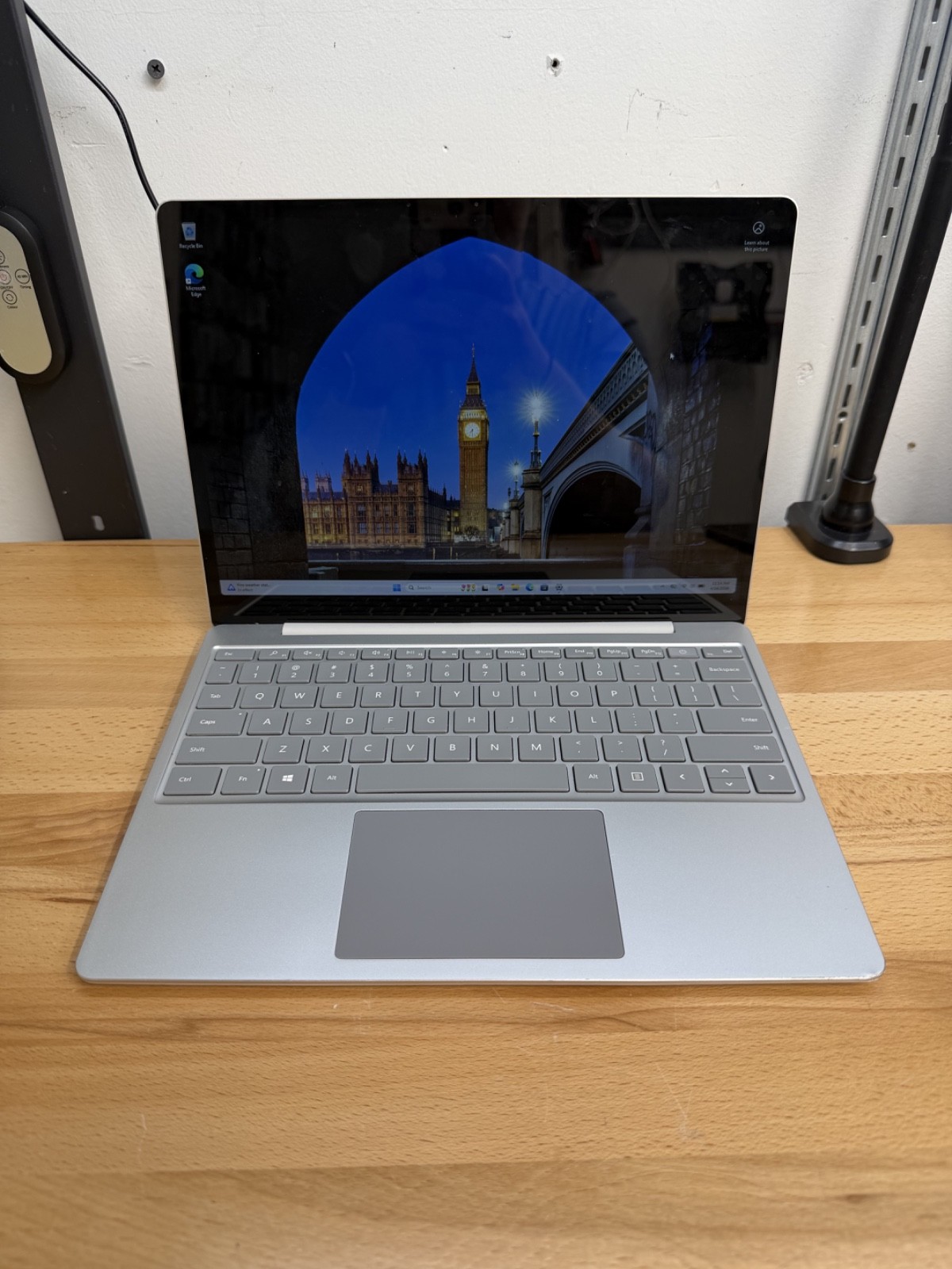 Microsoft Surface Laptop Go 1st Gen 1943 12.4″ i5-1035G1 1.0GHz 8GB RAM 128GB