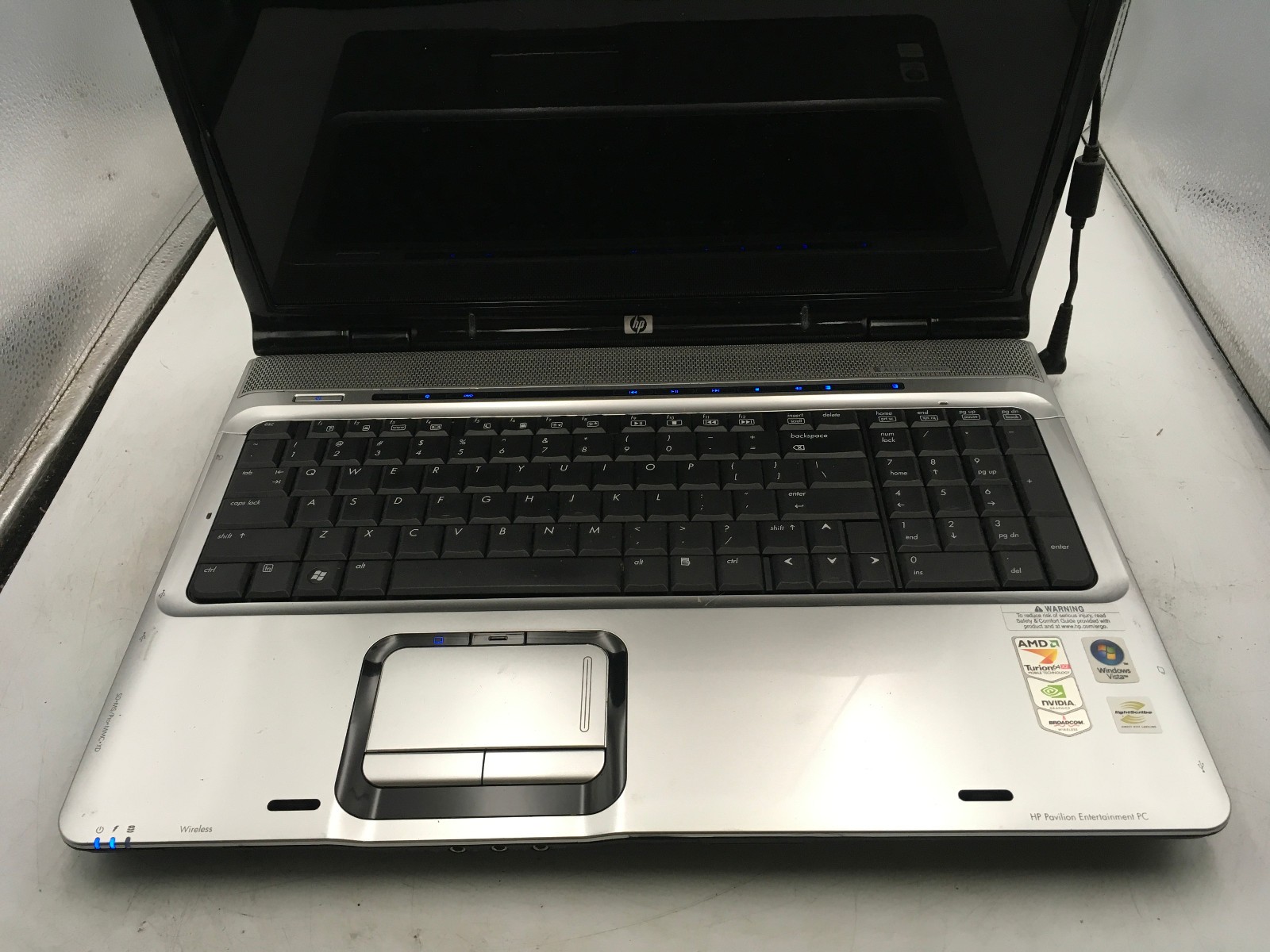 HP PAVILION DV9000 – FOR PARTS/NO BOOT – AMD TURION 64 – 1GB RAM – READ DESC -BB