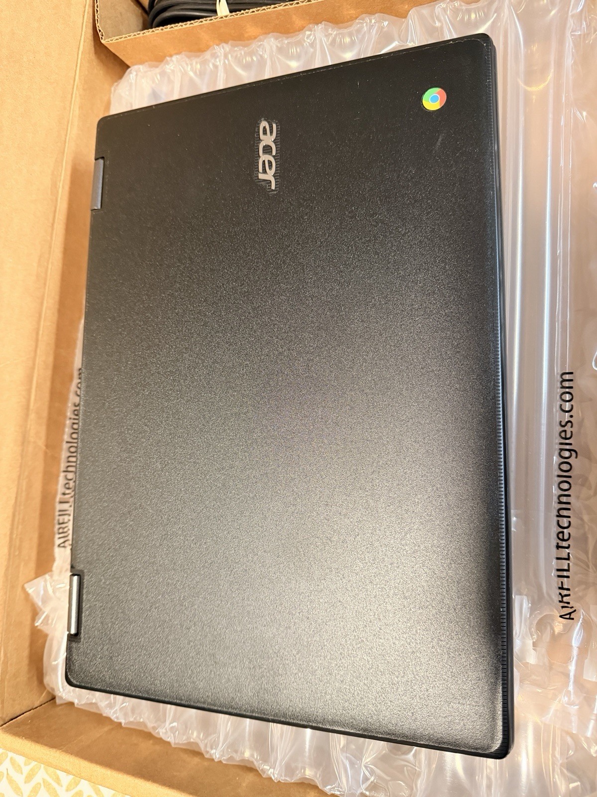 Acer Chromebook R752T-C3M5 11.6” Touchscreen Laptop 4GB/32GB w/ Charger