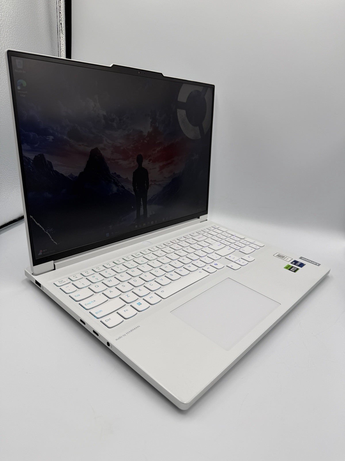 Lenovo Legion 7i Gen 9 i9-14900HX 32GB RAM 1TB SSD RTX 4070 Gaming Laptop