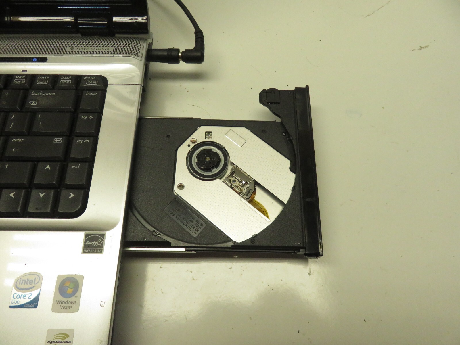 HP DV6830us Laptop Intel Core 2 Duo T5500 3GB Ram No HDD or Battery