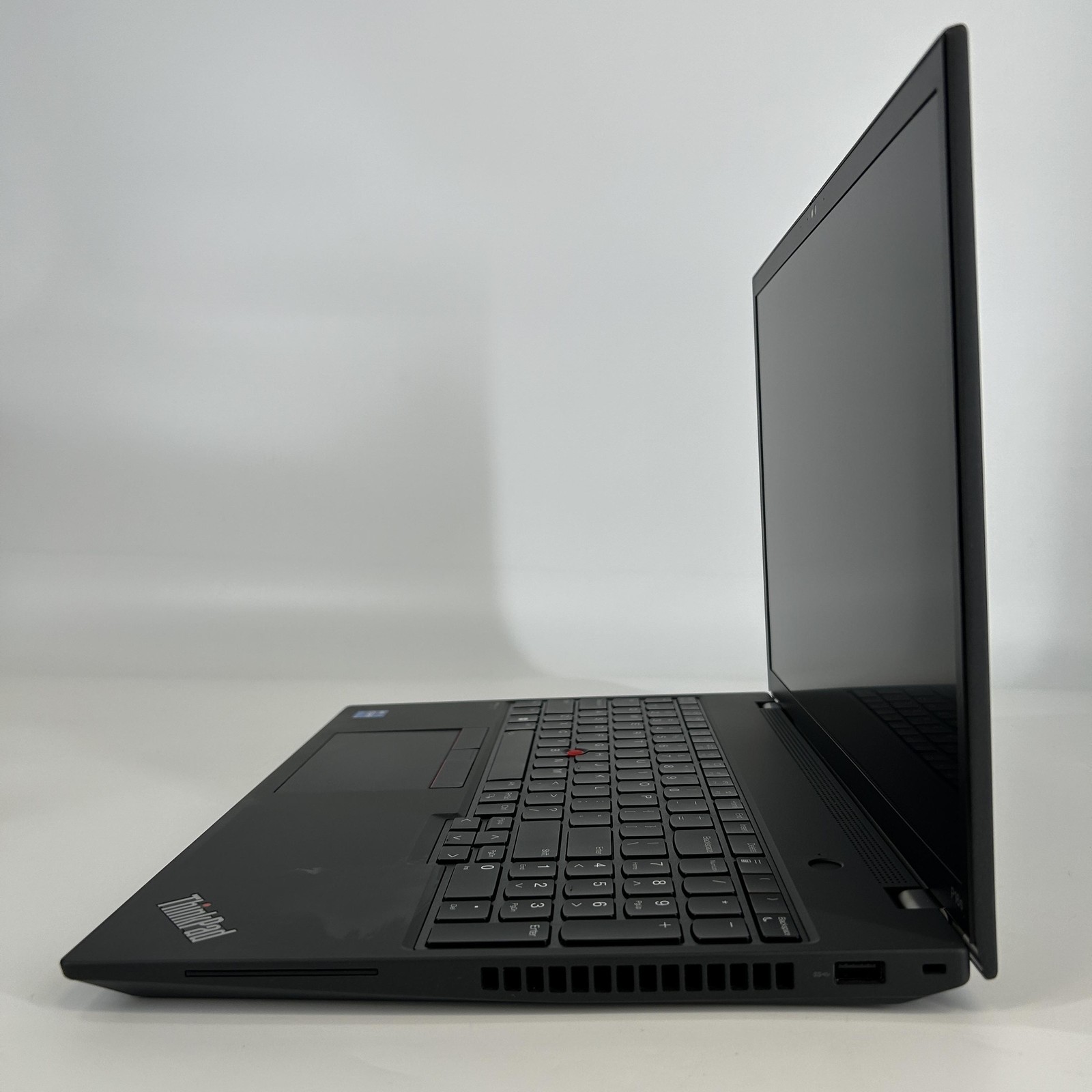 Lenovo ThinkPad P16s Gen 1 FHD+ 1.8 GHz i7-1280P 32GB 1TB SSD T550 Excellent