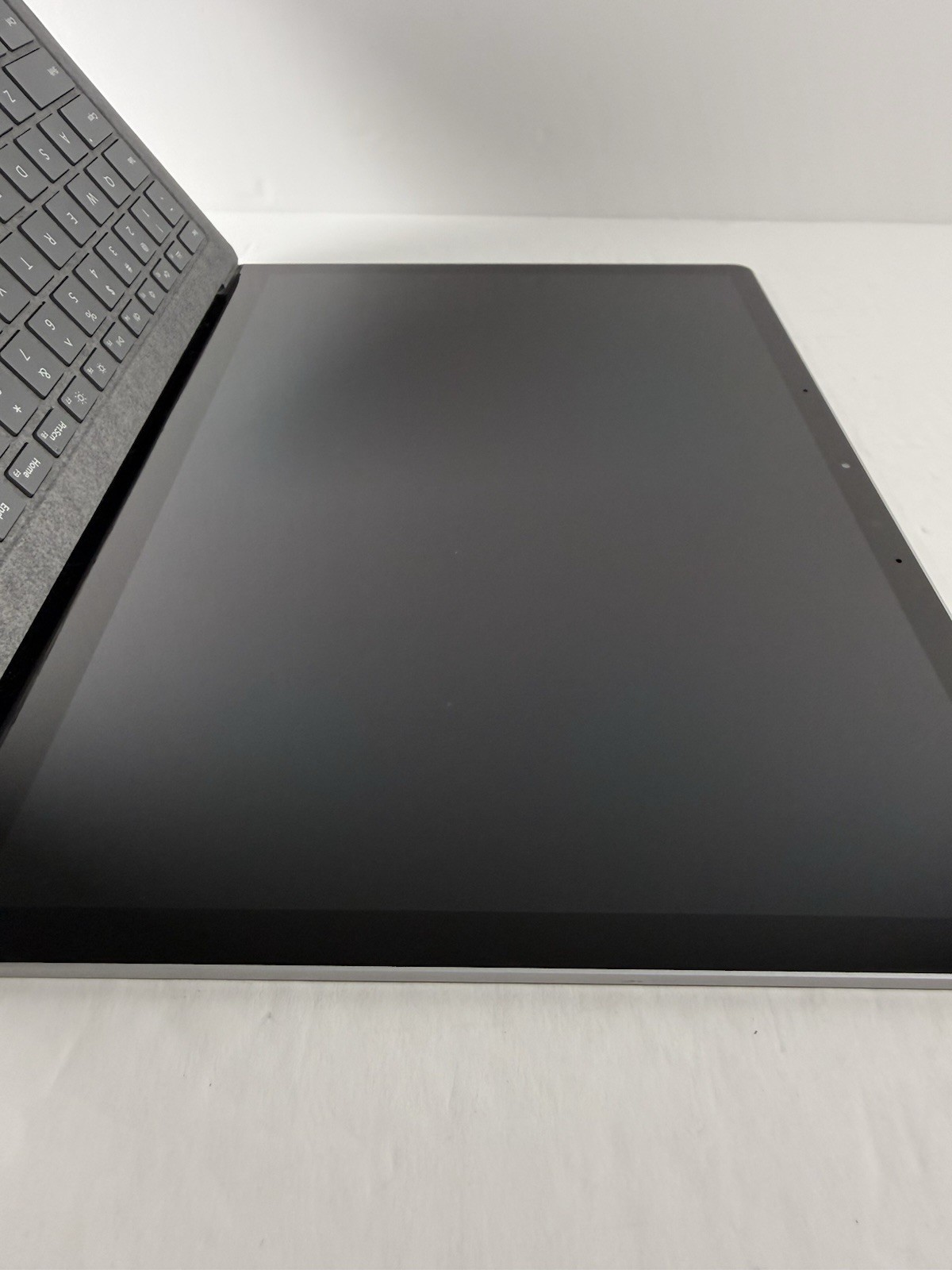 Microsoft Surface Laptop 5 13.5” 1950 Intel Core i7-1265U 16GB RAM 512GB NVME