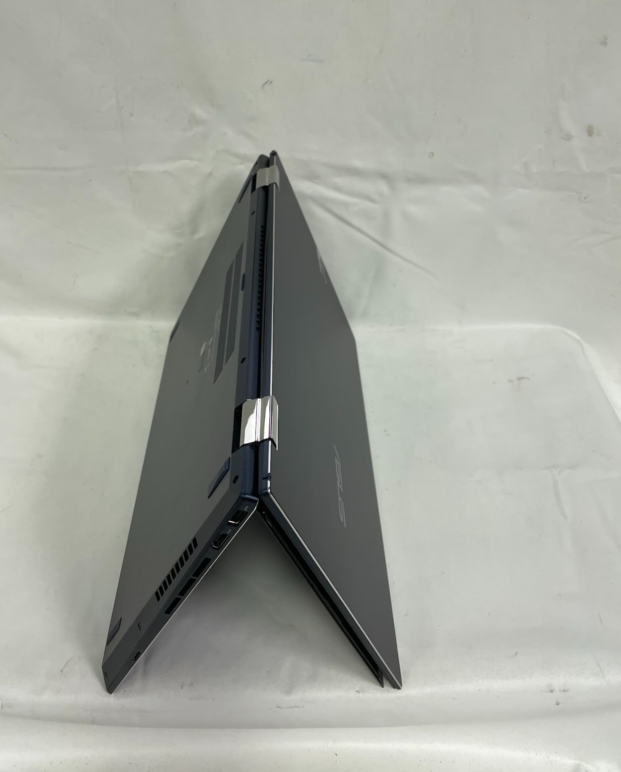 ASUS Zenbook Flip 2-in-1 Laptop, 15.6″ OLED Intel Core i7-12700H 16GB-1TB used