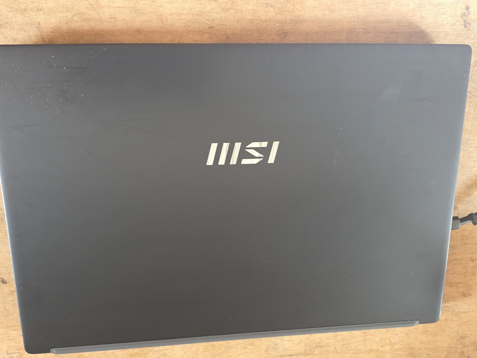 MSI Modern 15 H AI C1MTG 15.6″ Intel Core Ultra 9 185H 32GB RAM 1TB SSD Good