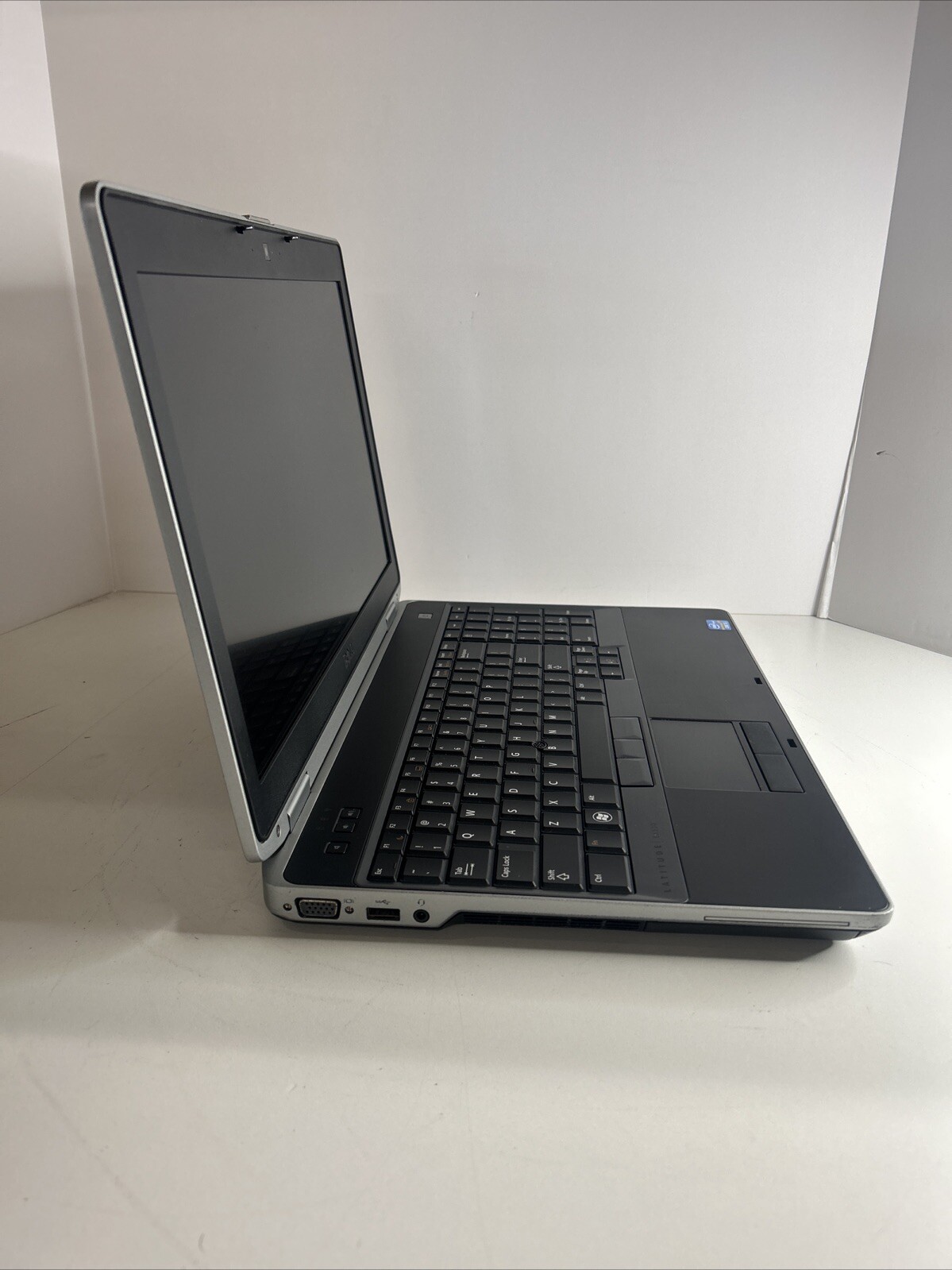 Dell Latitude E6530 Laptop Intel Core i5-3210M 8GB Ram 320 GB HHD W10Pro