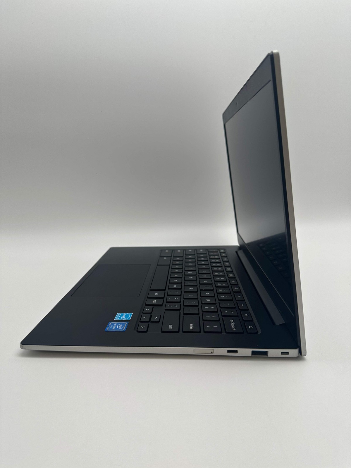 Samsung Chromebook XE345XDA 14-inch Intel Celeron 4GB RAM 32GB Silver Used