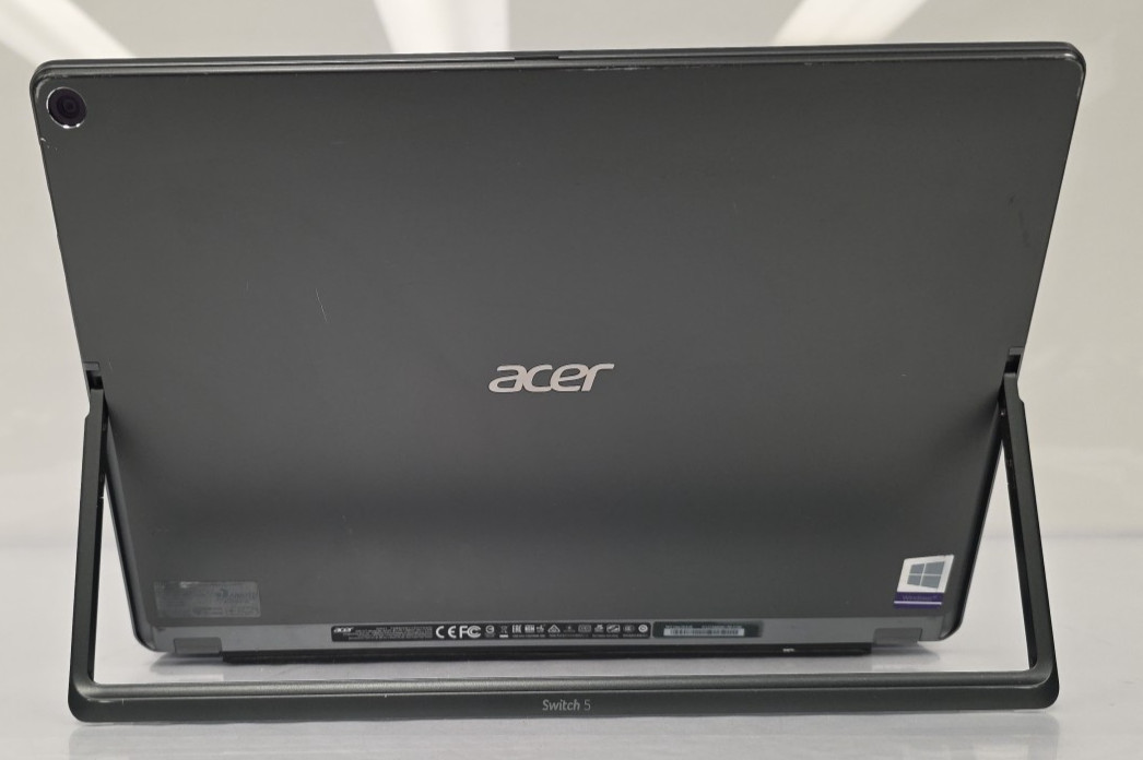 Acer Switch 5 |2-in-1|N17P5 Core i3-7130U|2.70GHz|128GB SSD|4GB Ram w/ Keyboard